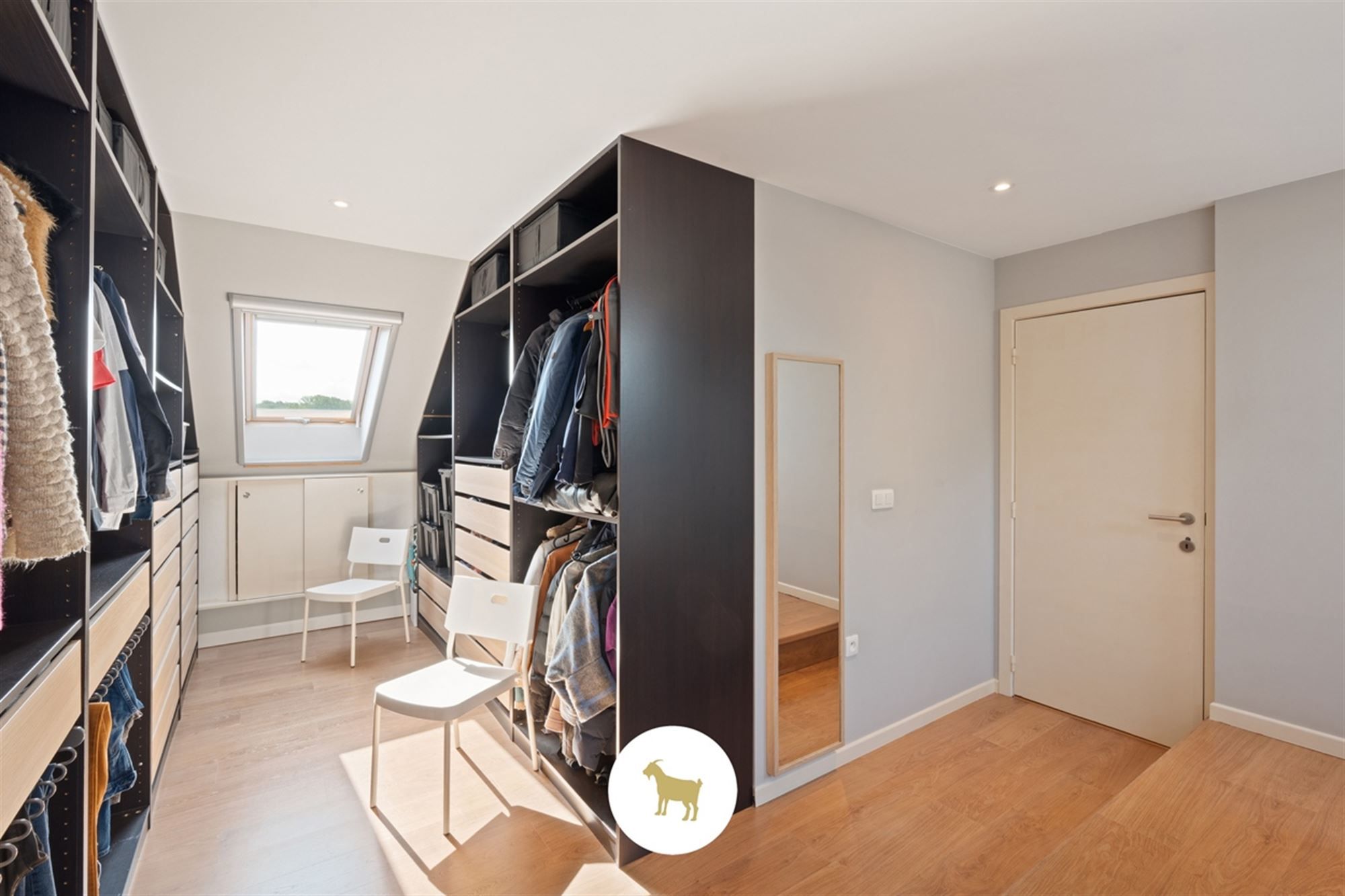 Ruime, INSTAPKLARE OPEN BEBOUWING met 3 SLAAPKAMERS, BUREAU en losstaande GARAGE op een PERCEEL van 1.180m² foto 27