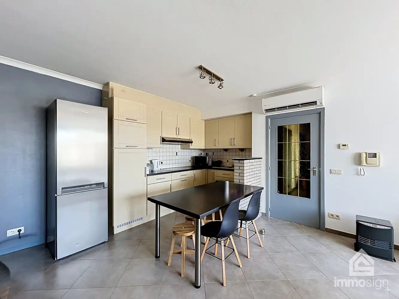 Praktisch appartement met twee slaapkamers in hartje Bree! foto 4