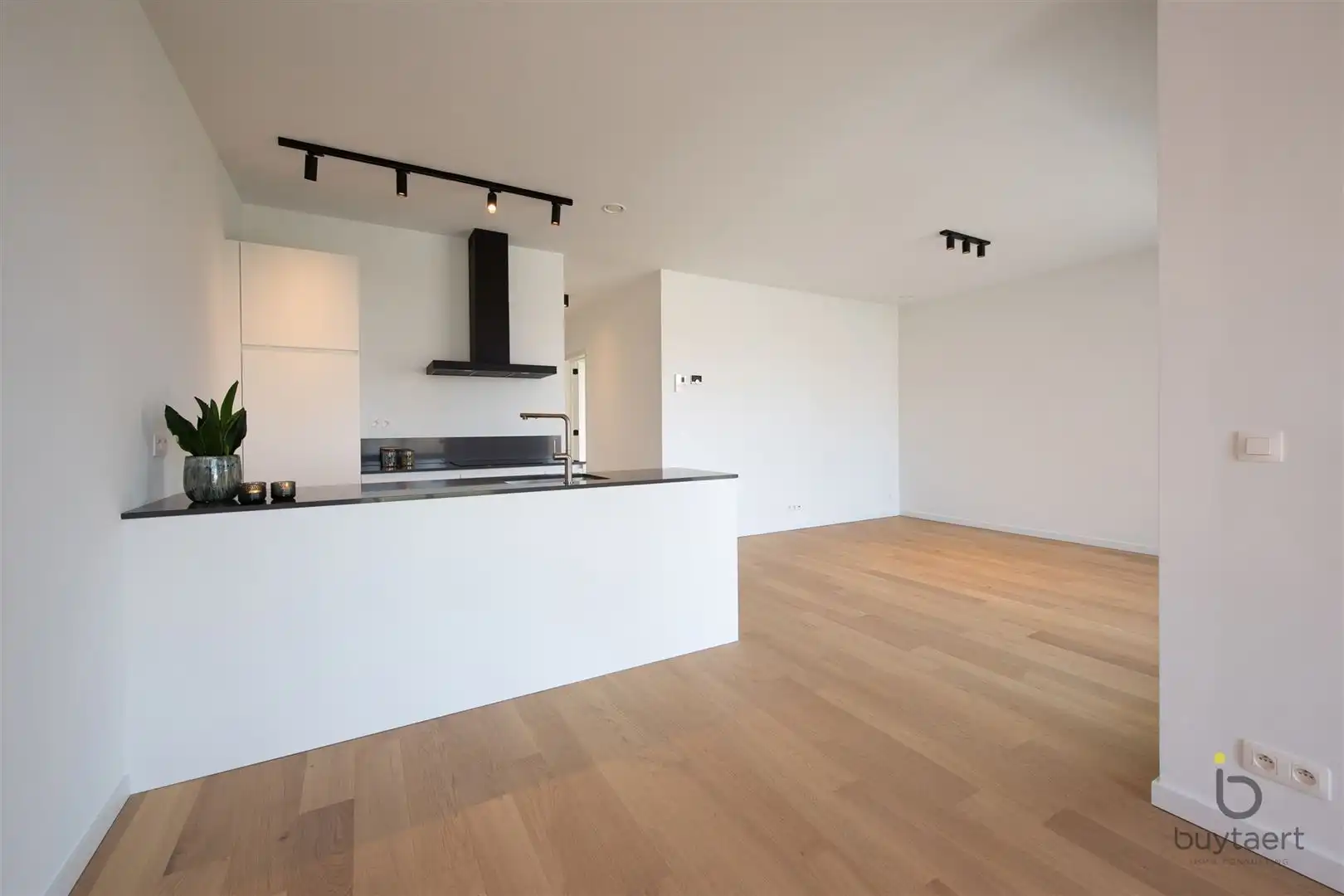 Prachtig nieuwbouw appartement met uniek terras te Zoersel! foto 6