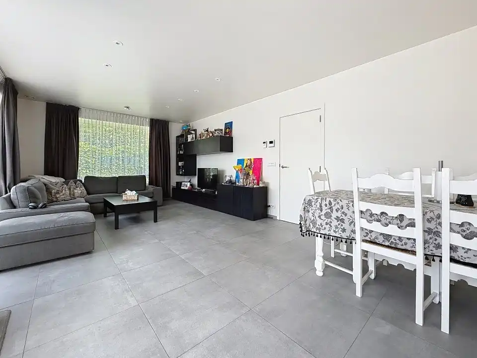 Recente gelijkvloerse woning met rustige ligging vlakbij centrum Oostnieuwkerke foto 3