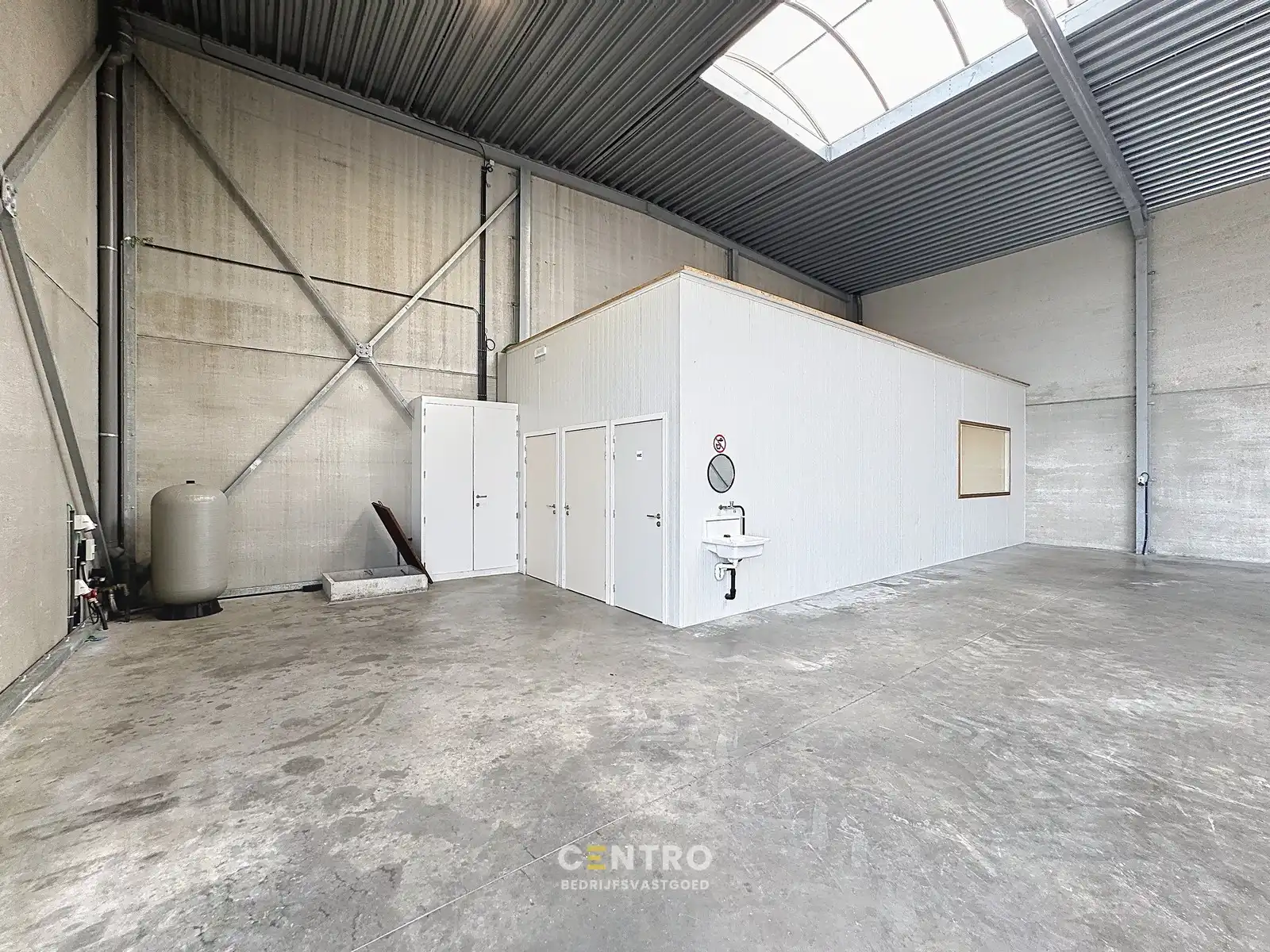 Recent bedrijfsbouw (°2021) op 1.930m2 verhard terrein te Eede! foto 10