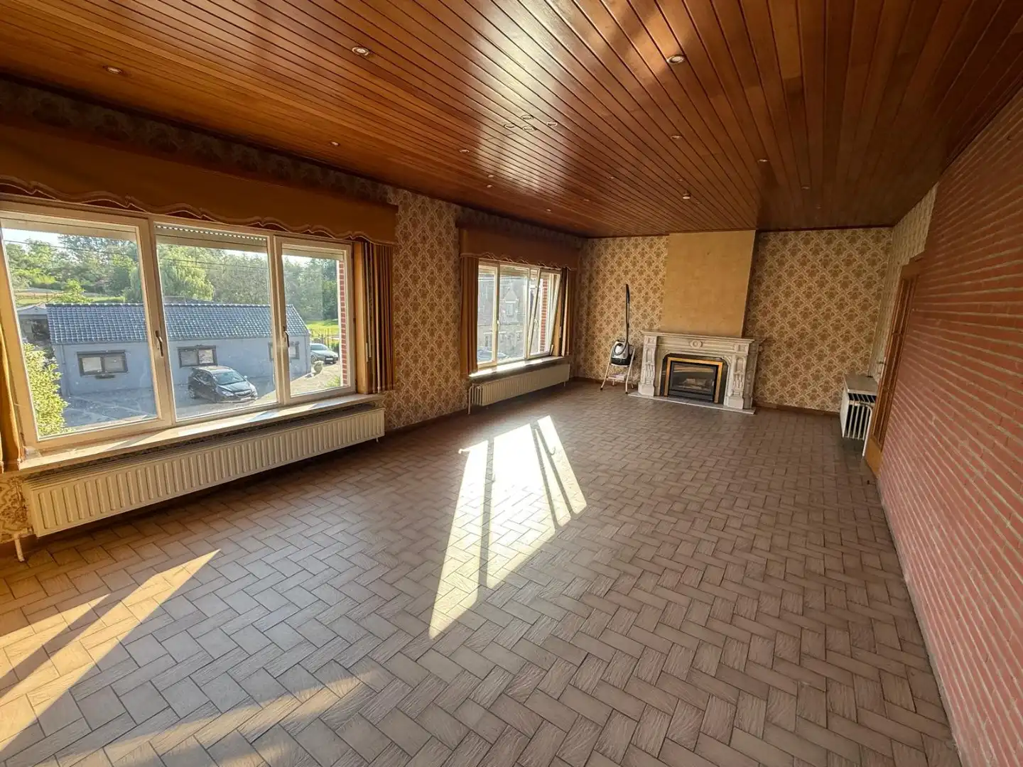 Eengezinswoning met 3 slaapkamers, garage, terras en ruime tuin foto 4