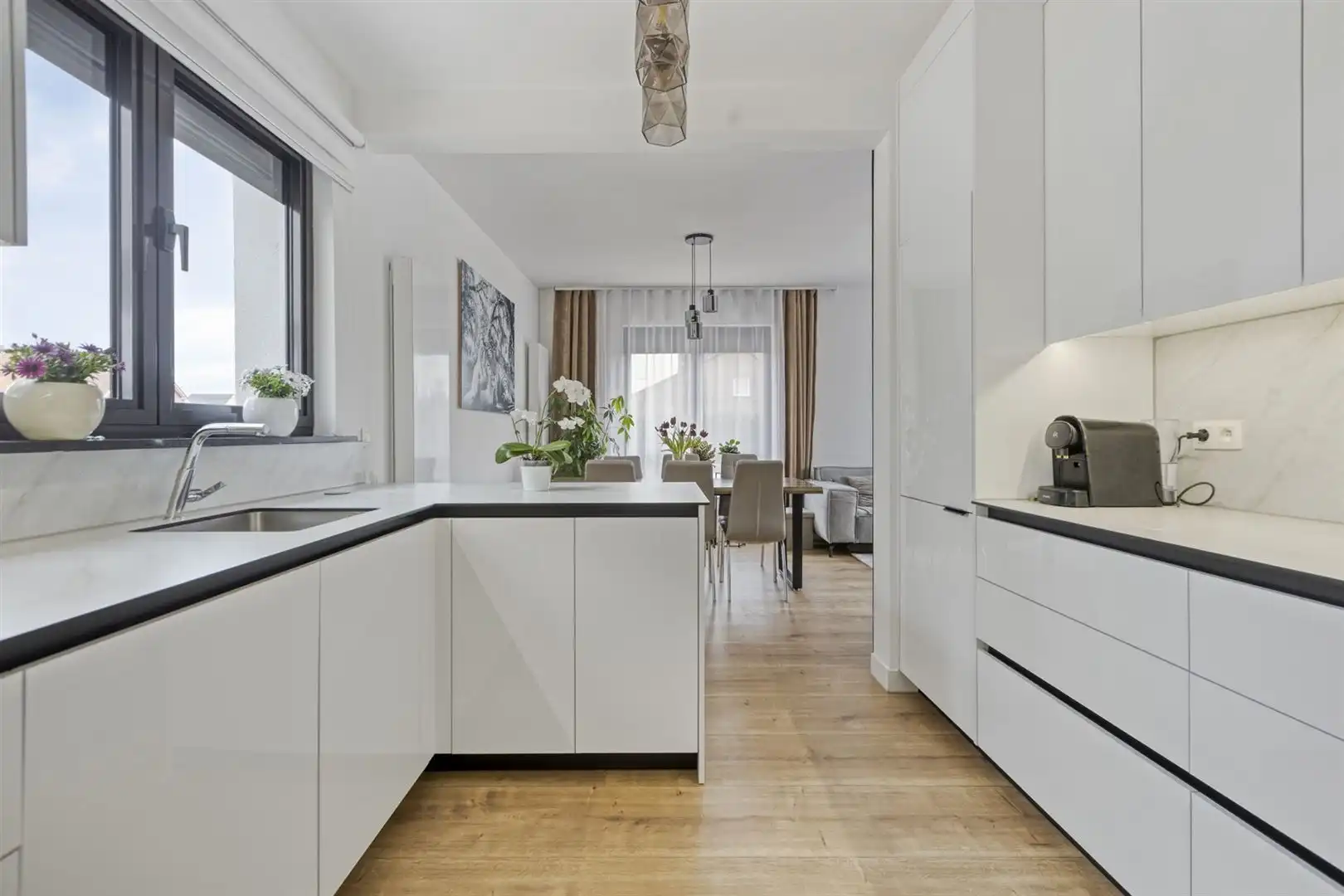 TE KOOP: Gerenoveerde woning met 3 slaapkamers te Houthalen! foto 8