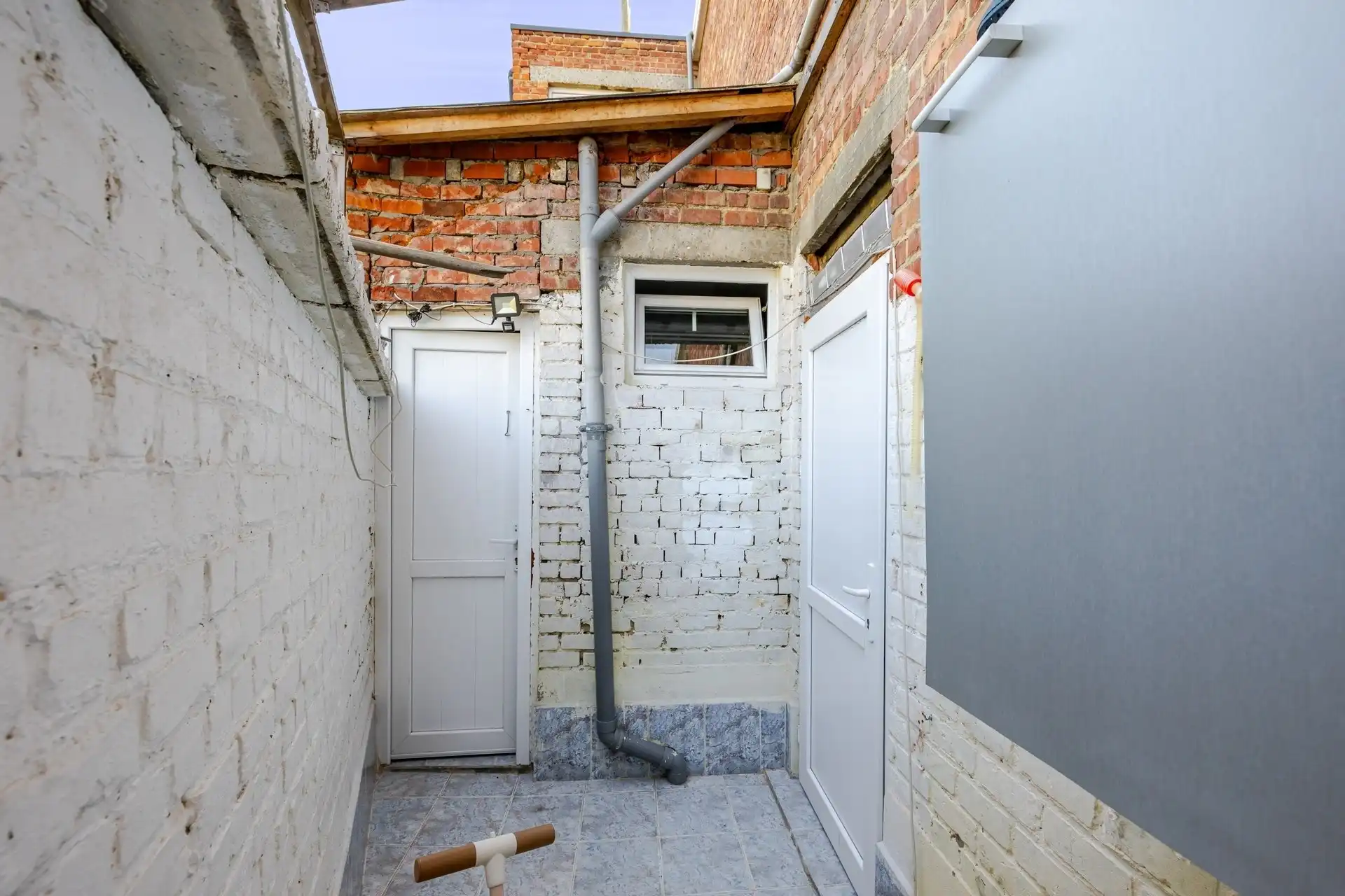 Top gerenoveerde woning met 3 slks op gunstige ligging foto 23