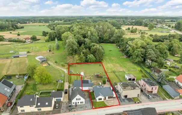 Hoofdfoto van de publicatie: Rustig gelegen, gelijkvloers woning op 19are 36ca