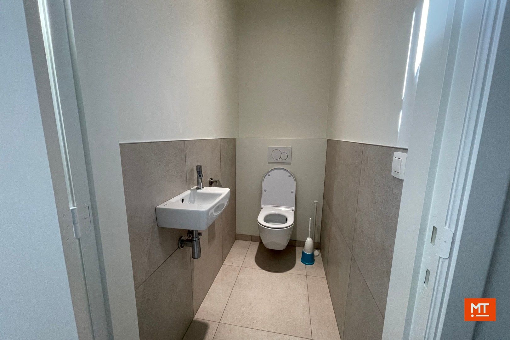 Gelijkvloers appartement met 2 slaapkamers en garage foto 13