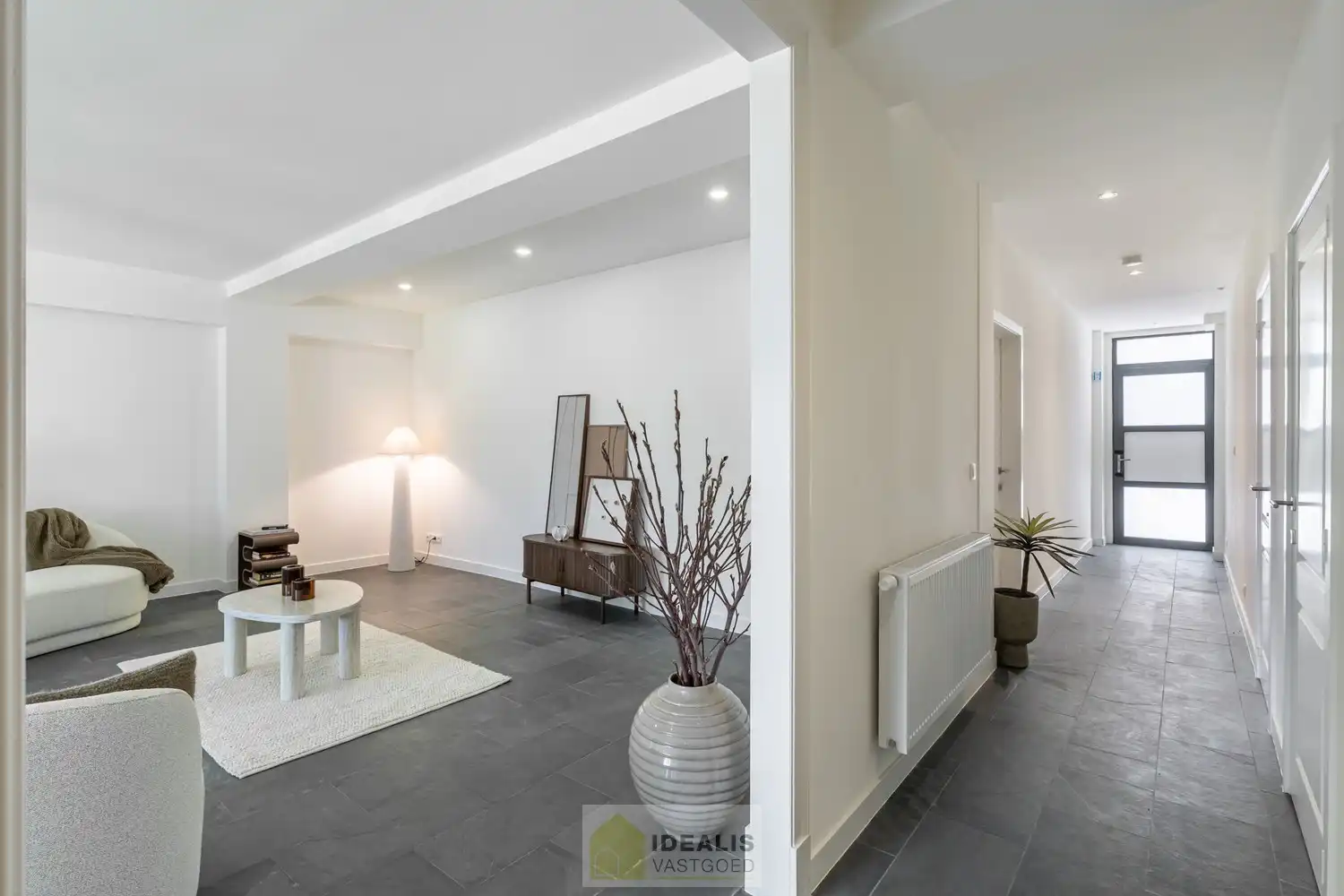 PRACHTIG GERENOVEERD GELIJKVLOERSAPPARTEMENT MET STADSTUIN IN HARTJE HAMONT! foto 9