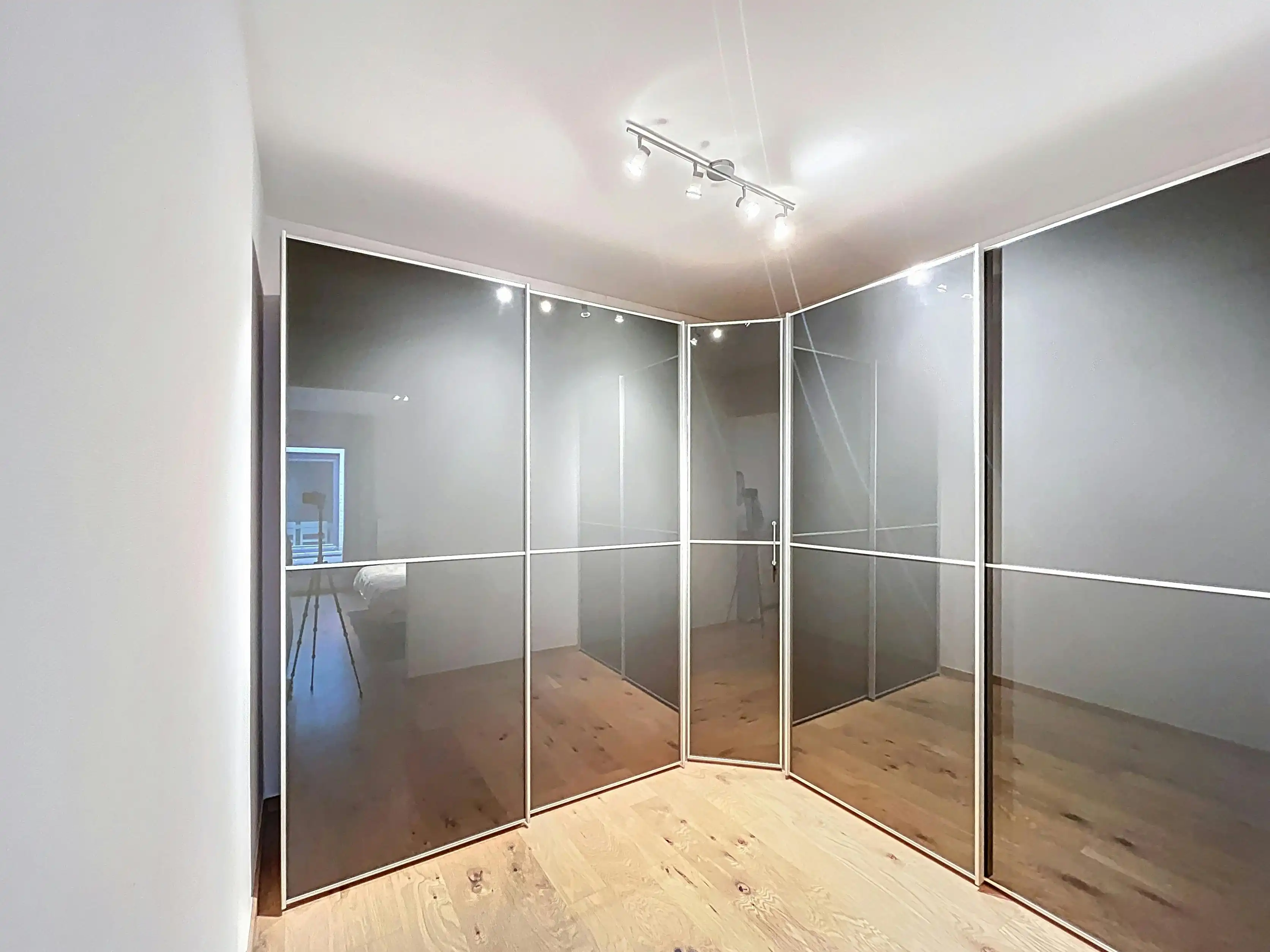 Instapklaar ruim appartement te koop aan de Markt in Eeklo  foto 10