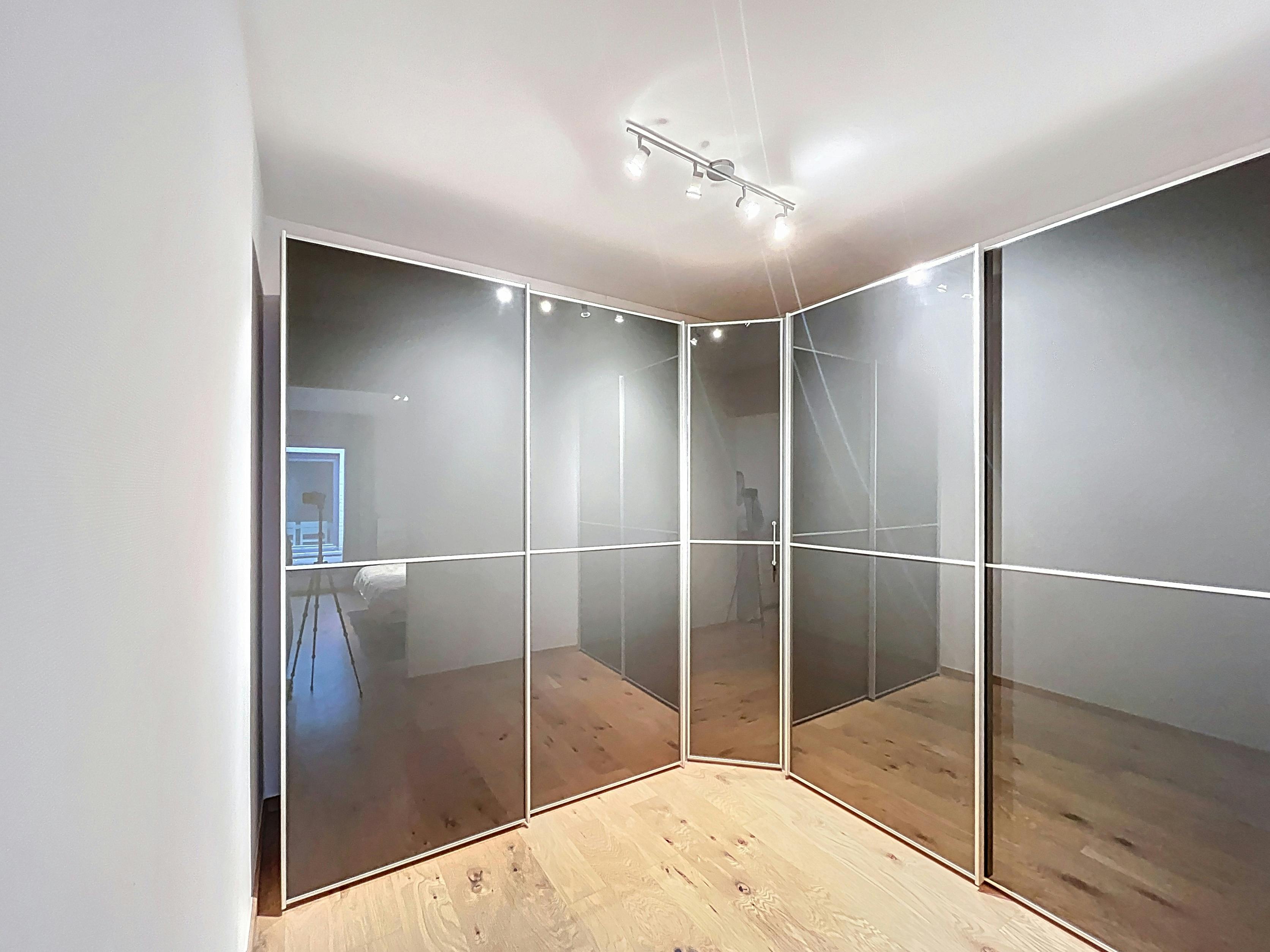 Instapklaar ruim appartement te koop aan de Markt in Eeklo  foto 11