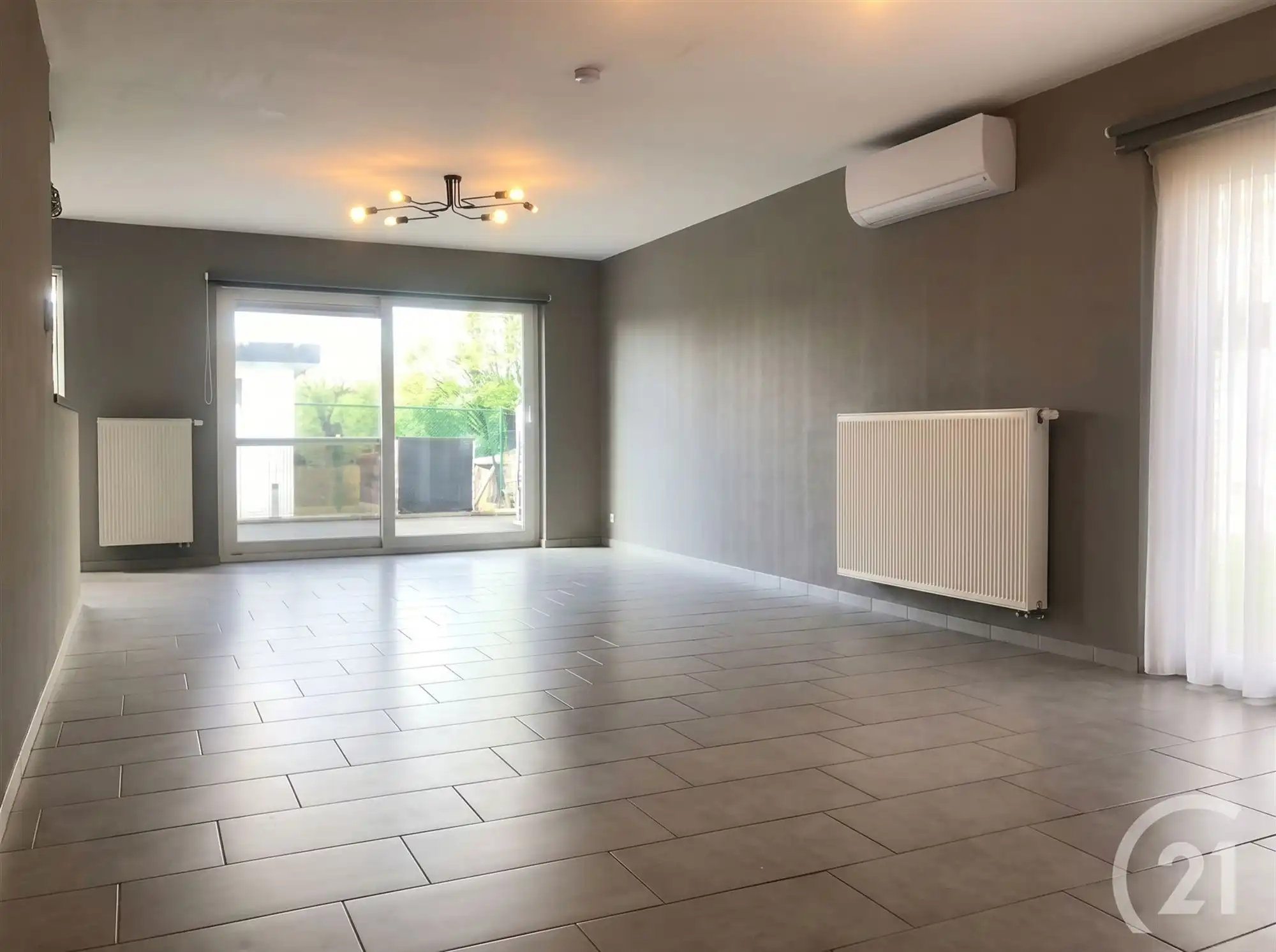 Ruime woning te huur in Begijnendijk! foto 2