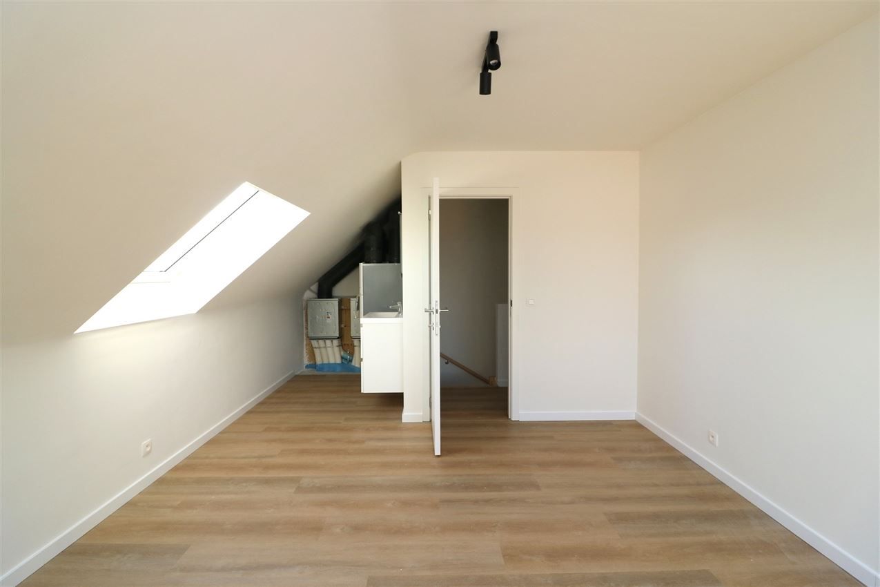 Prachtige nieuwbouwwoning met 4 slpk. met gusntige ligging foto 21