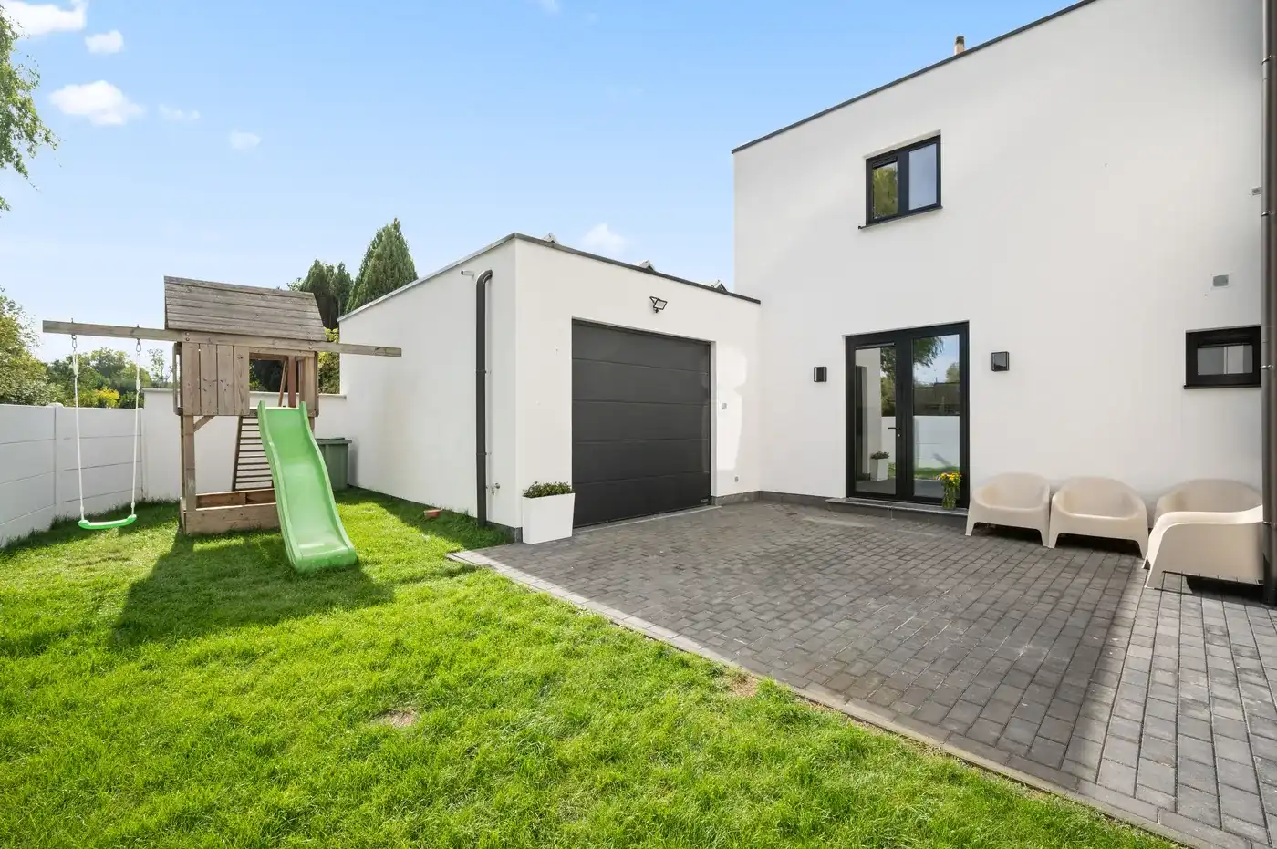 Modern gerenoveerde halfopen woning met 5 slaapkamers, tuin en garage in Tienen foto 3