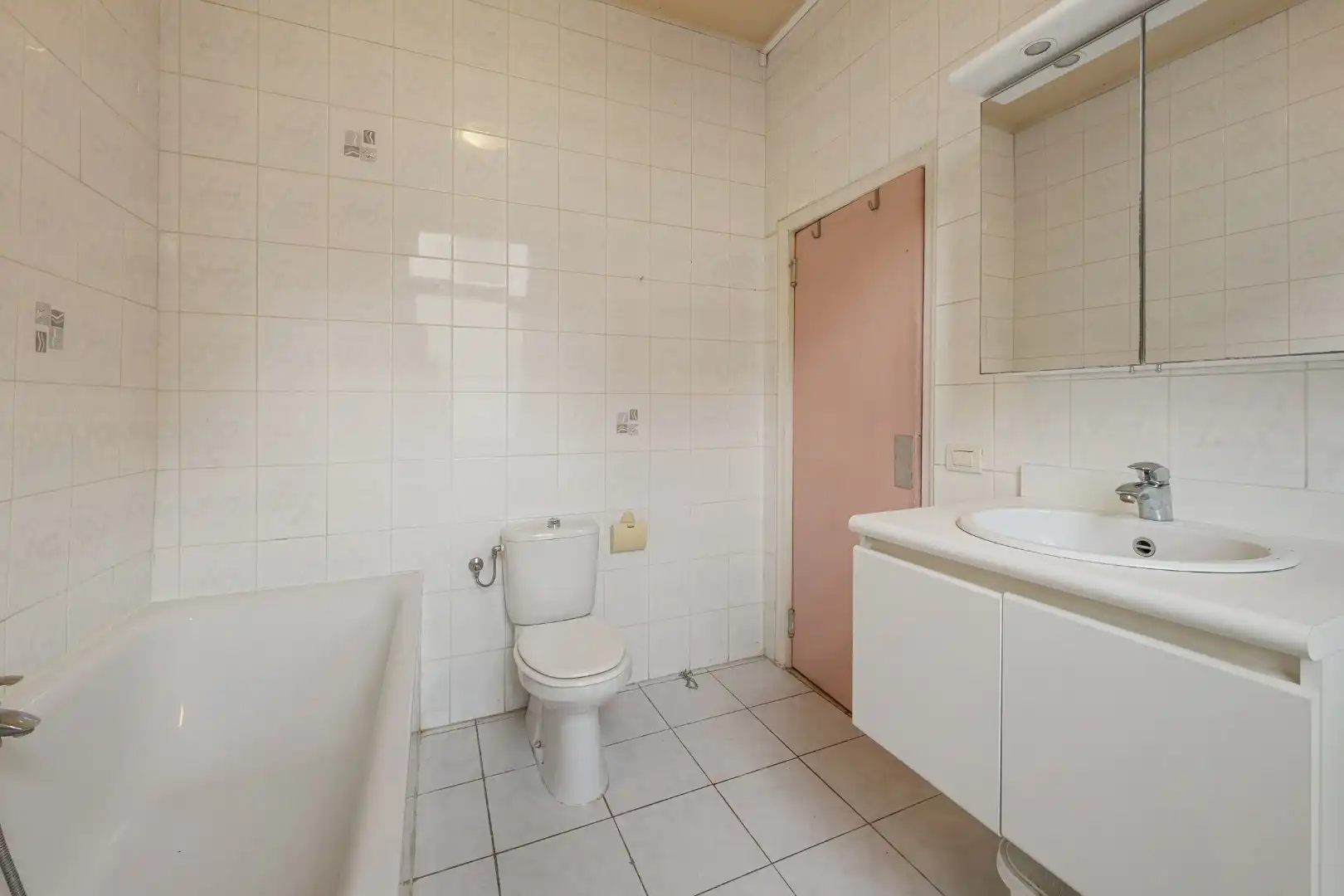 Instapklare woning met 3 slaapkamers en verzorgde stadstuin in Kortrijk foto 14