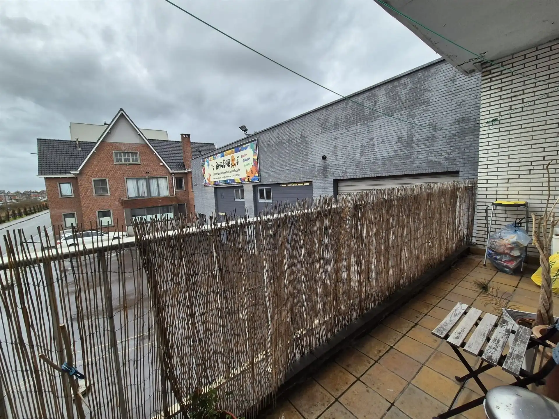 Interessant gelegen appartement met terras en garage. foto 13