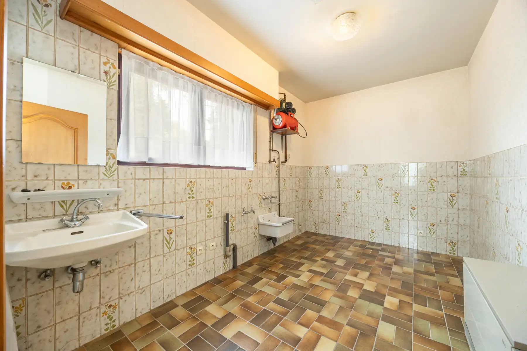 Laagbouwwoning met 3 slaapkamers en garage op een perceel van 629m².  foto 9