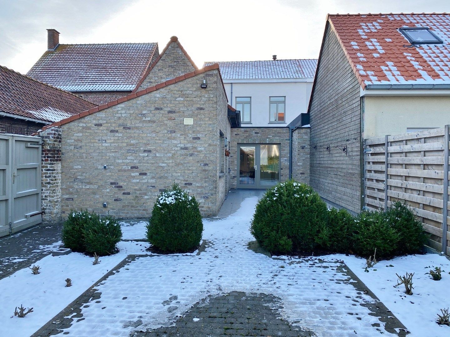 Vernieuwde woning met garage, tuin en uitweg in de dorpskern.  foto 17
