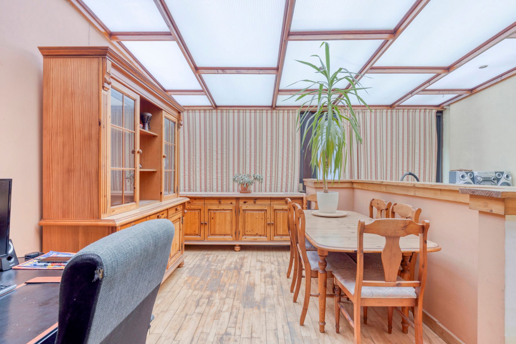 Mooie rijwoning met potentieel foto 6