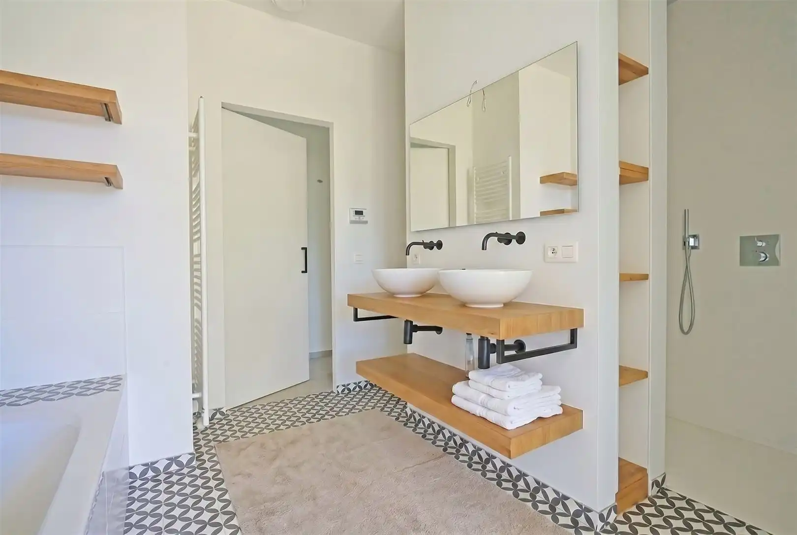 Lichtrijk appartement met uitzonderlijk zicht foto 12