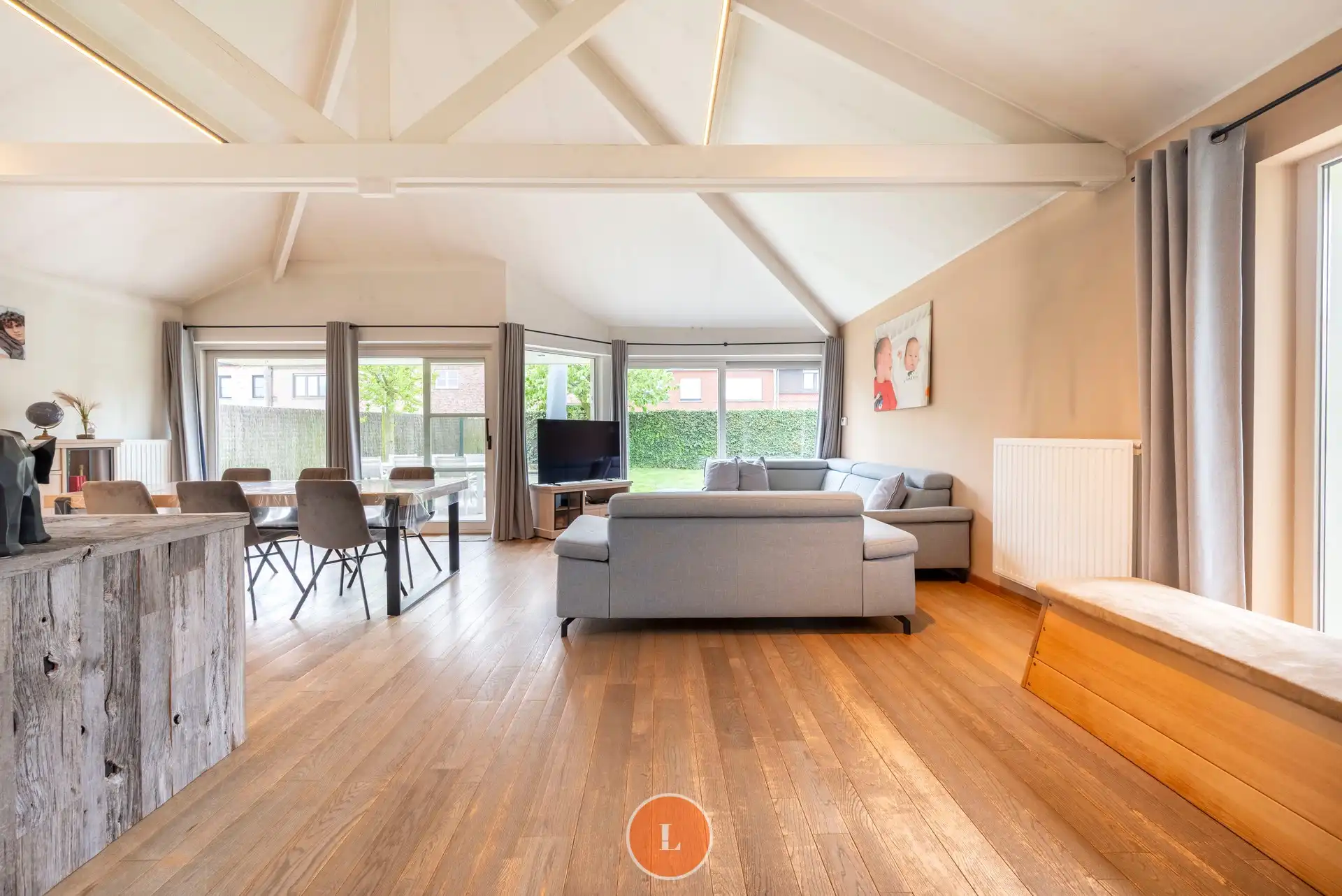 Prachtige villa met praktijkruimte en zonnepanelen op toplocatie in Menen foto 4