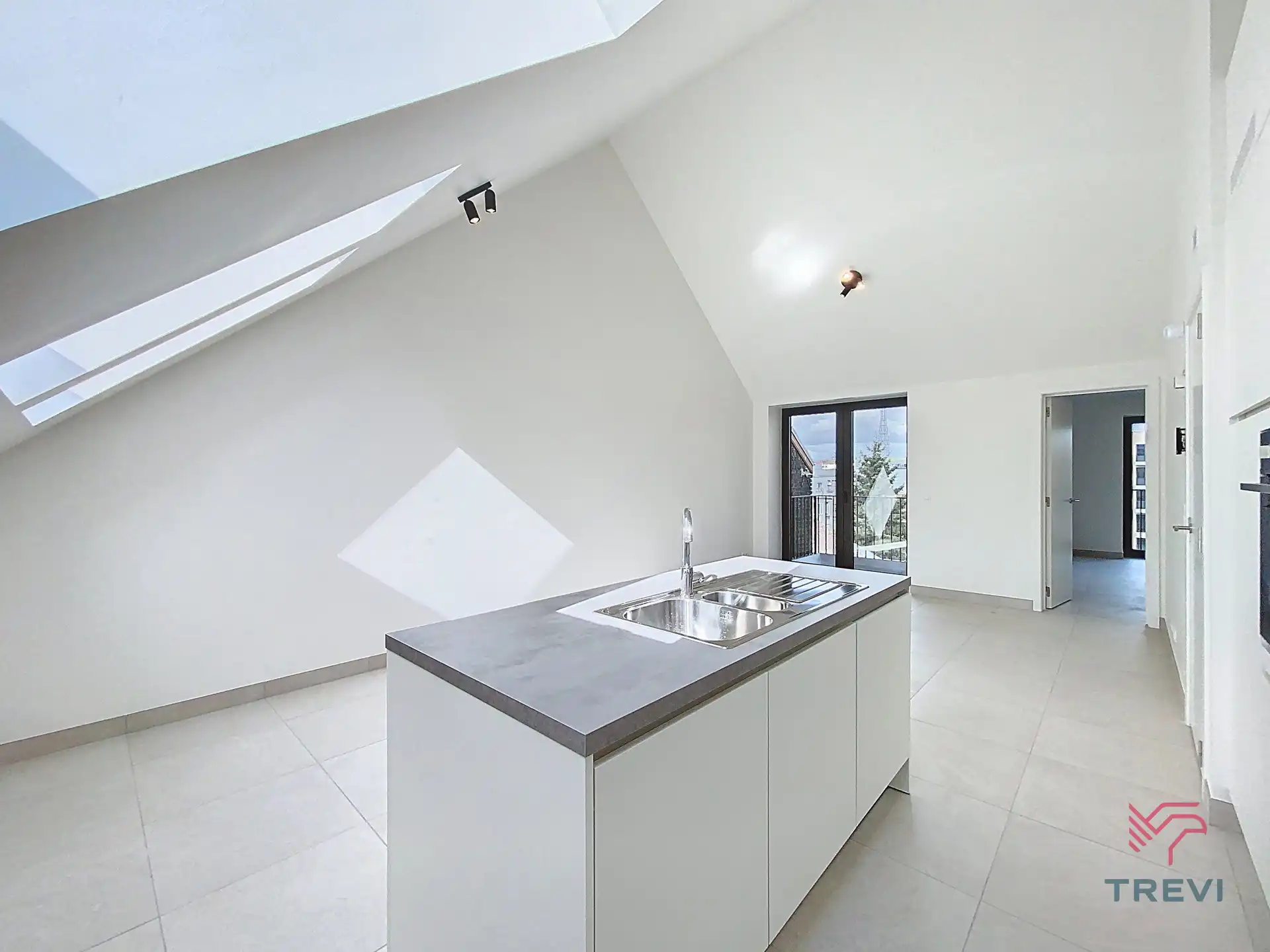 Nieuw appartement met 2 slaapkamers in een ideale omgeving foto 2