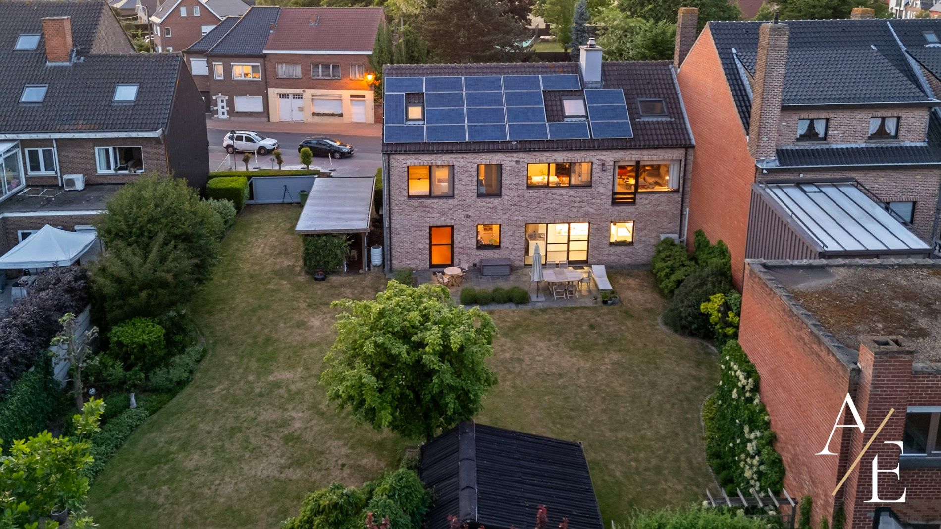 SCHELLEBELLE - Handelshuis met royale tuin aan het dorp! foto 19