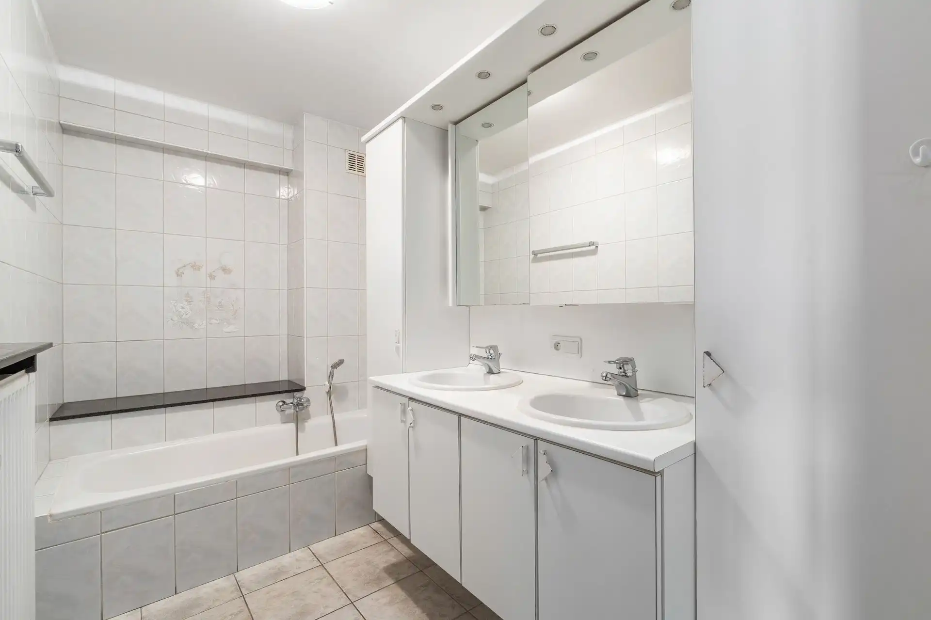 RUIM / ZONNIG / MET GARAGE foto 9