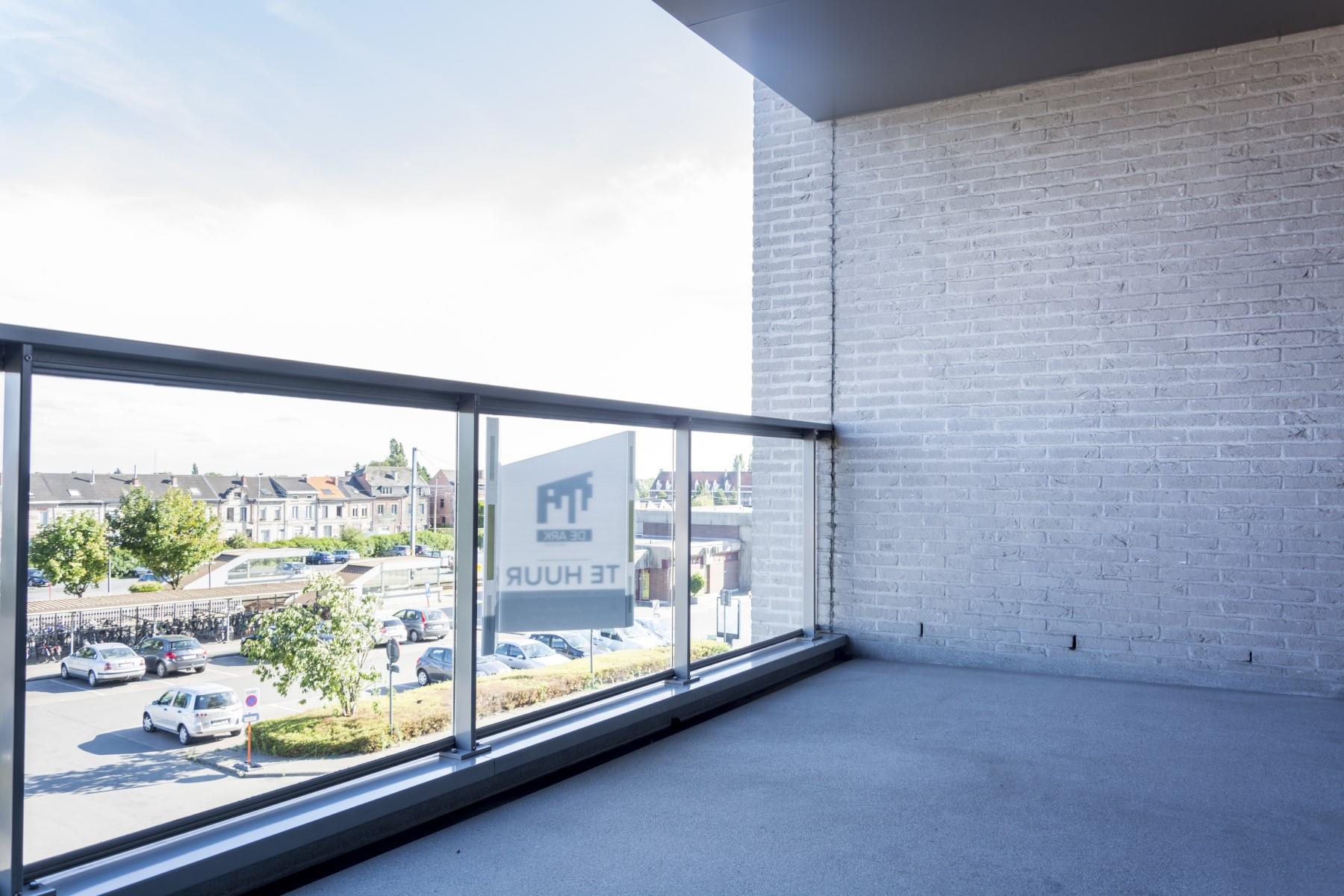 Ruim appartement aan het station met twee terrassen foto 2