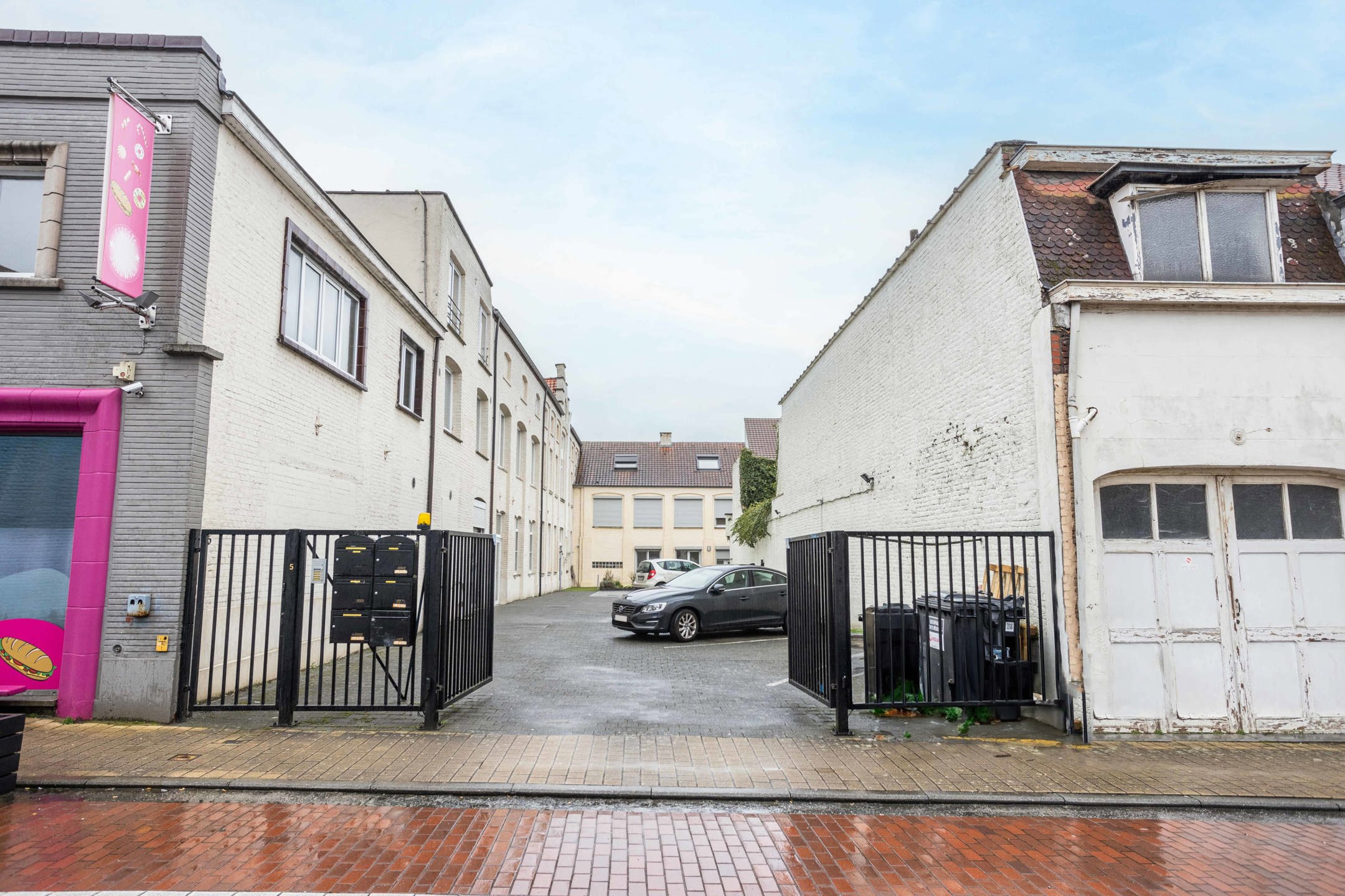 Energiezuinig appartement met 2 parkings in het centrum! foto {{pictureIndex}}