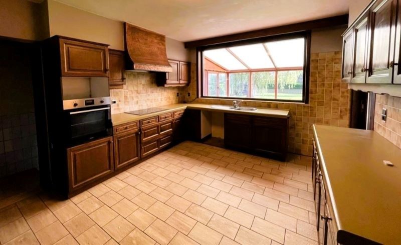 Grote woning op 1518 m² met 5 kamers & een grote garage foto 8