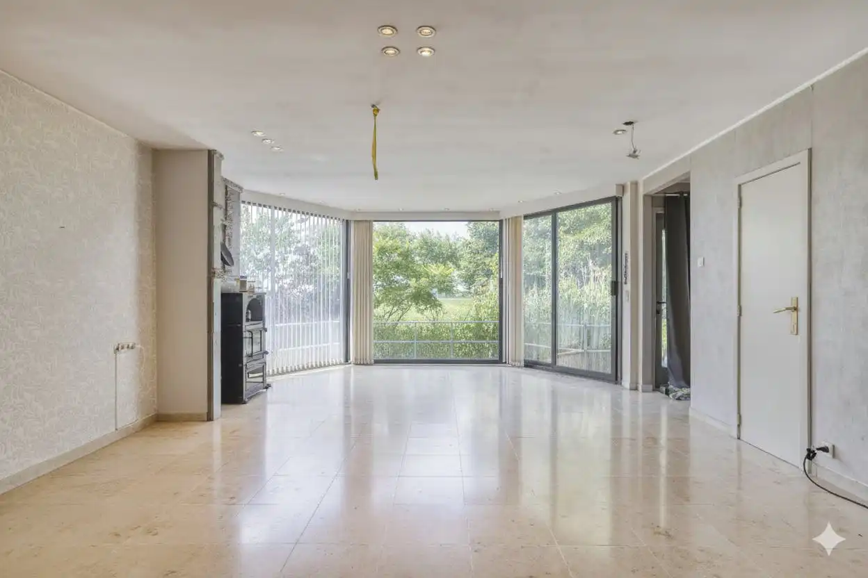 Halfopen bebouwing met 3 slaapkamers op een ruim perceel in Gits! foto 4