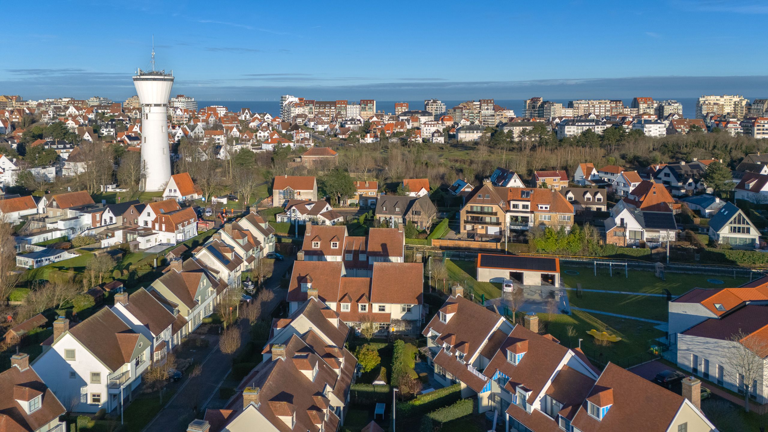 Ruime 3-gevelwoning vlakbij het centrum van Knokke [Haagwinde]. foto 5