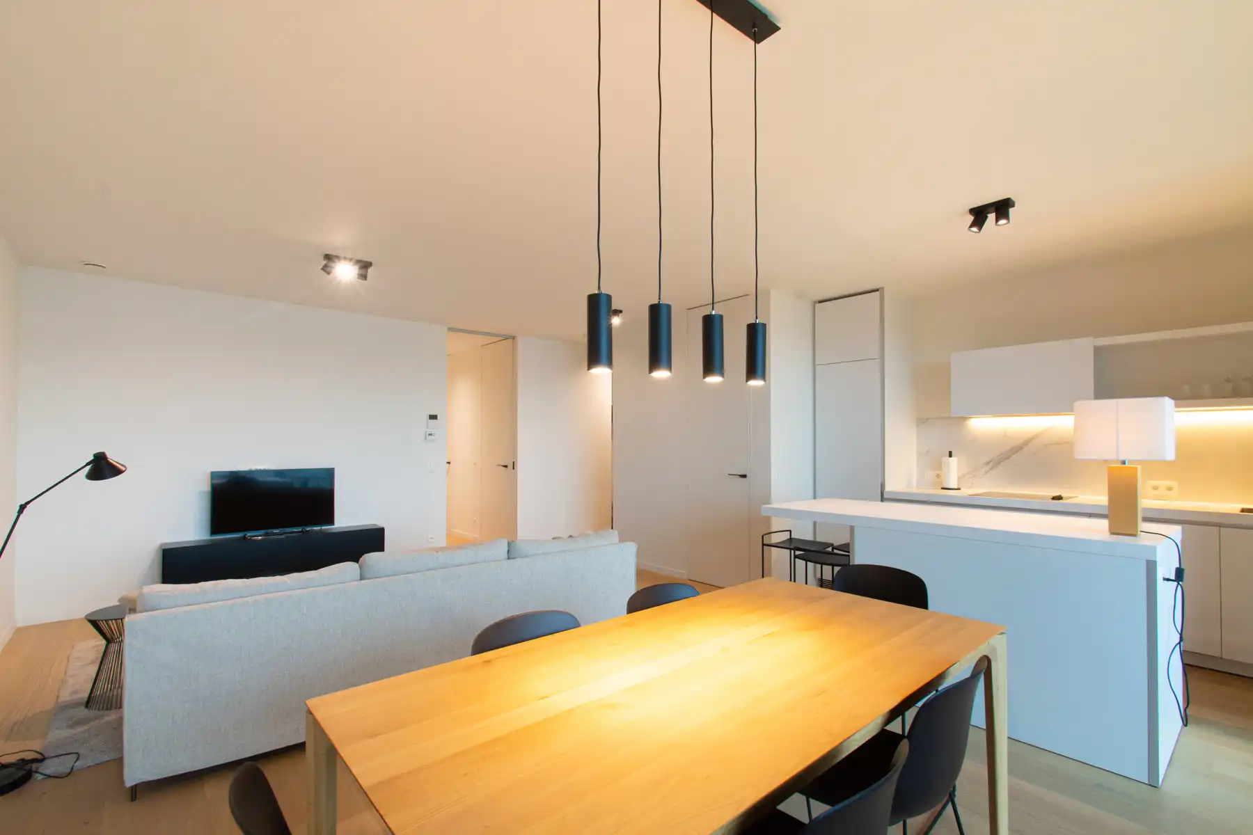 Uniek 2 slpk appartement met 2 terrassen (Nieuw Zuid) foto 4