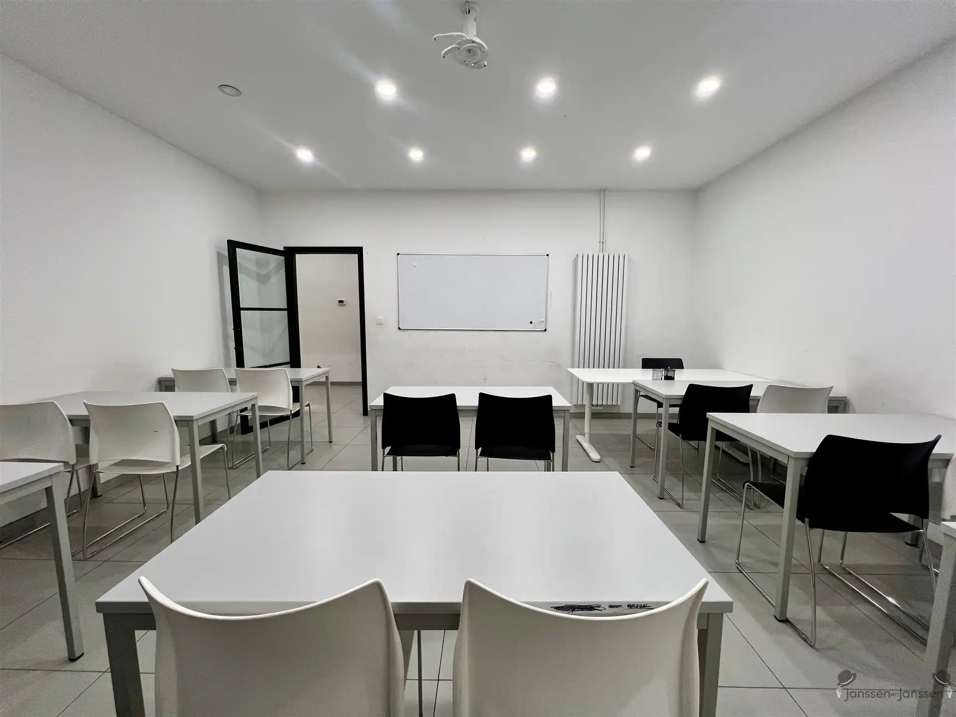 Bedrijfspand met multifuncitionele ruimtes foto 10