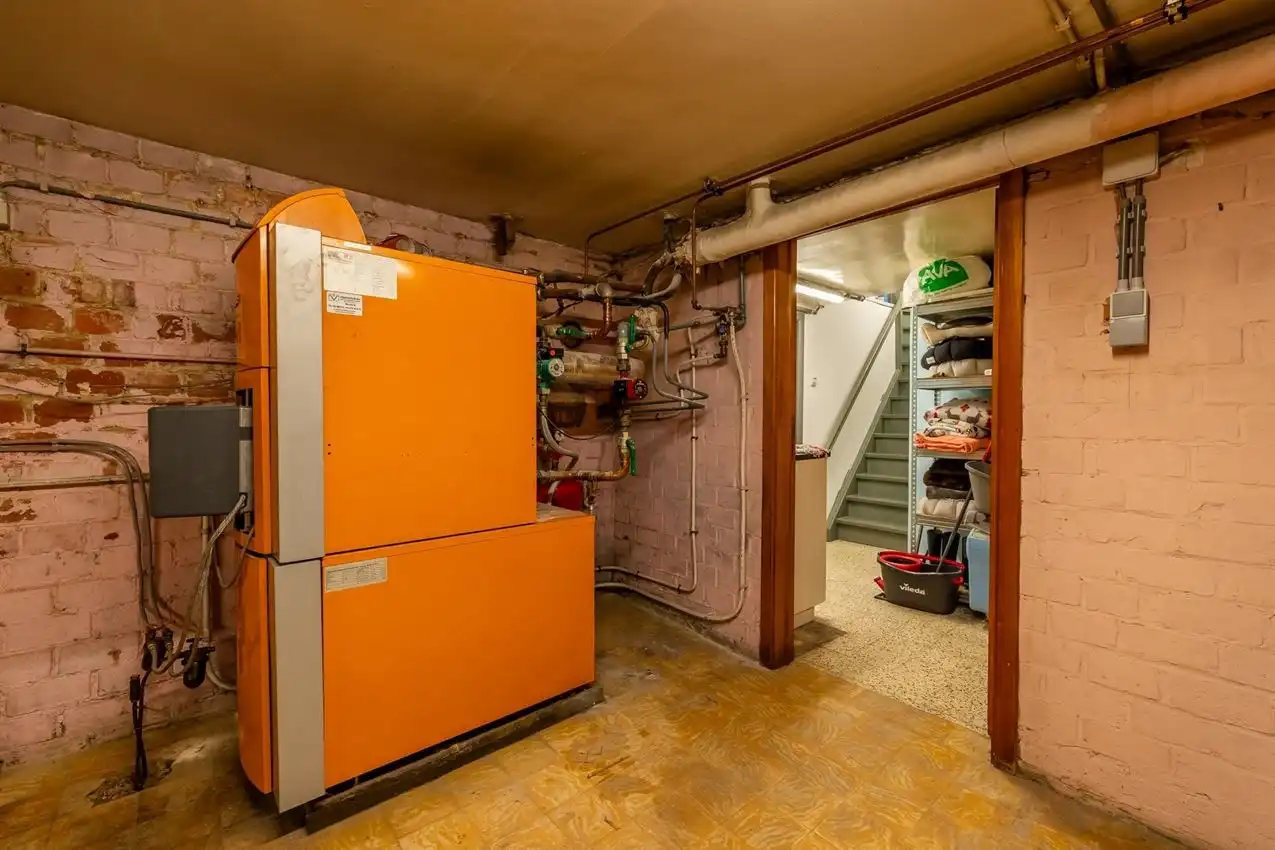 Grote tuin, zee aan ruimte en tot 5 slaapkamers foto 35