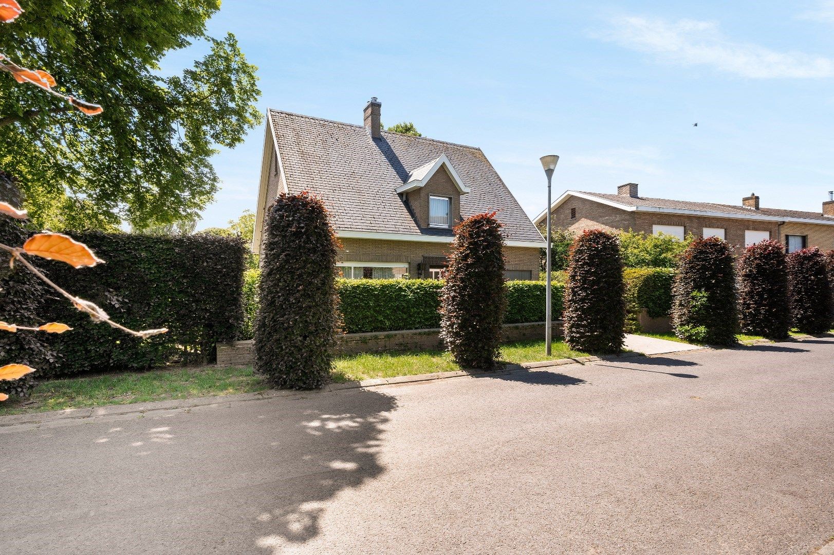 Villa met 3 ruime slaapkamers, garage en tuin in het centrum. foto 20