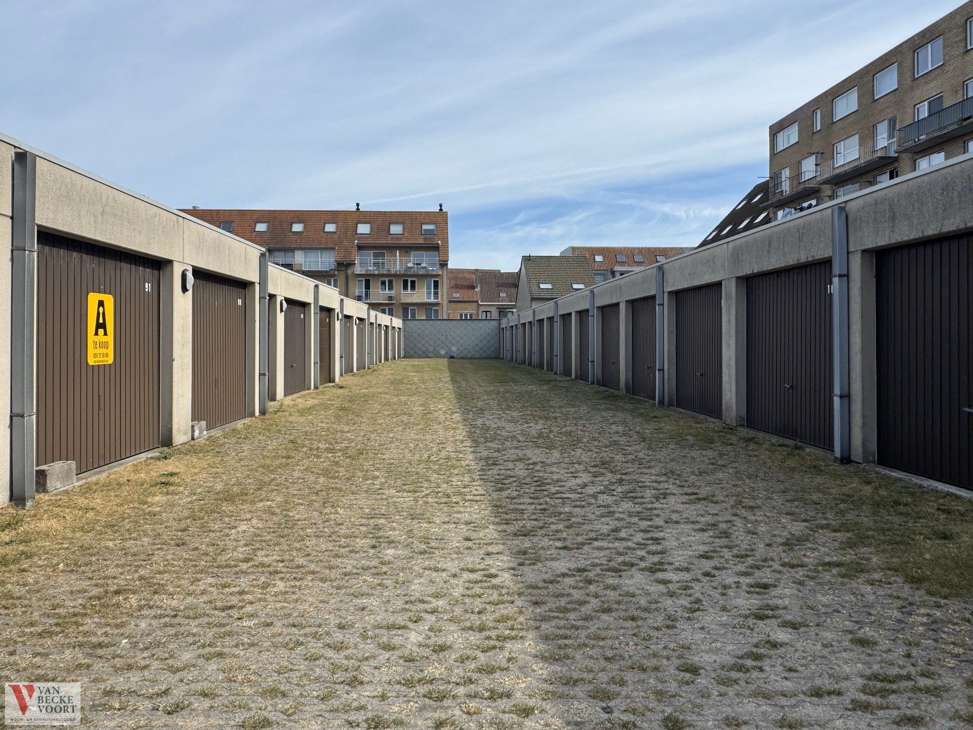 Garagebox 17m² in centrum Bredene foto 6