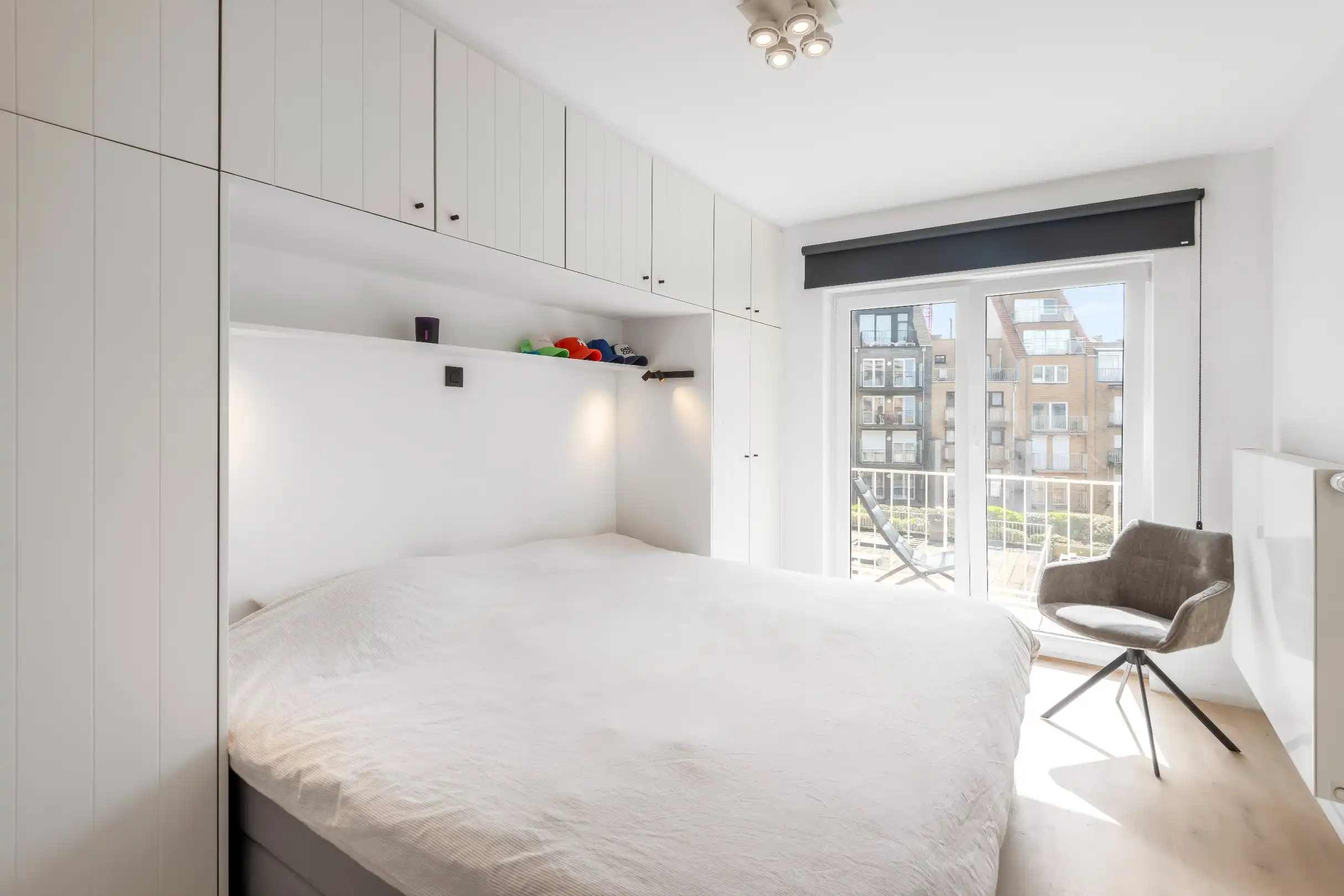 Instapklaar appartement vlakbij strand en het Lichttorenplein.  foto 8