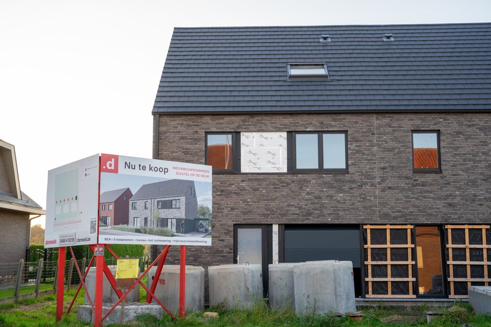 Energiezuinige halfopen bebouwing met ruime tuin foto 12