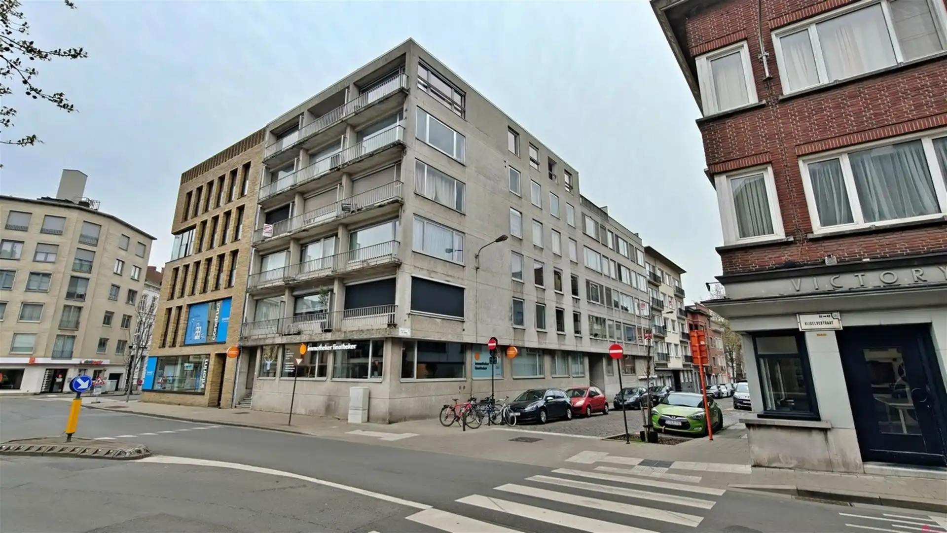 Ondergrondse garage centrum Kortrijk foto {{pictureIndex}}