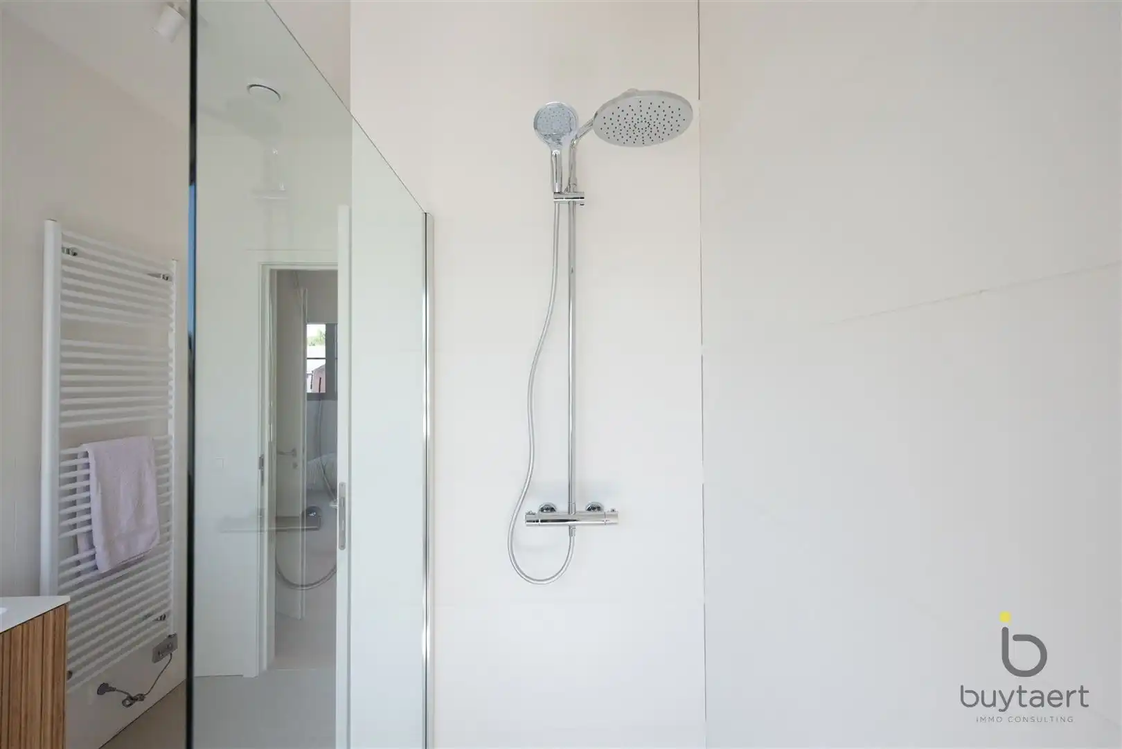 Beleef luxe, comfort en energiezuinigheid in een karaktervolle architectuur. foto 13