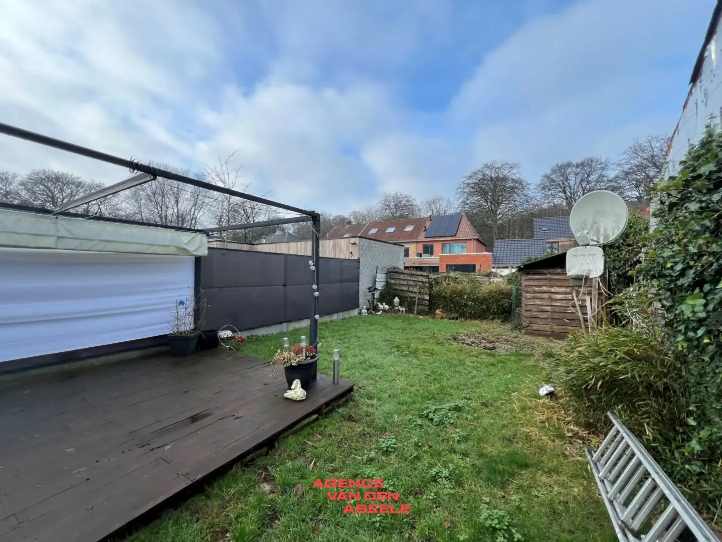 Rustig gelegen halfopen bebouwing met 3 slaapkamers en tuin  foto 15