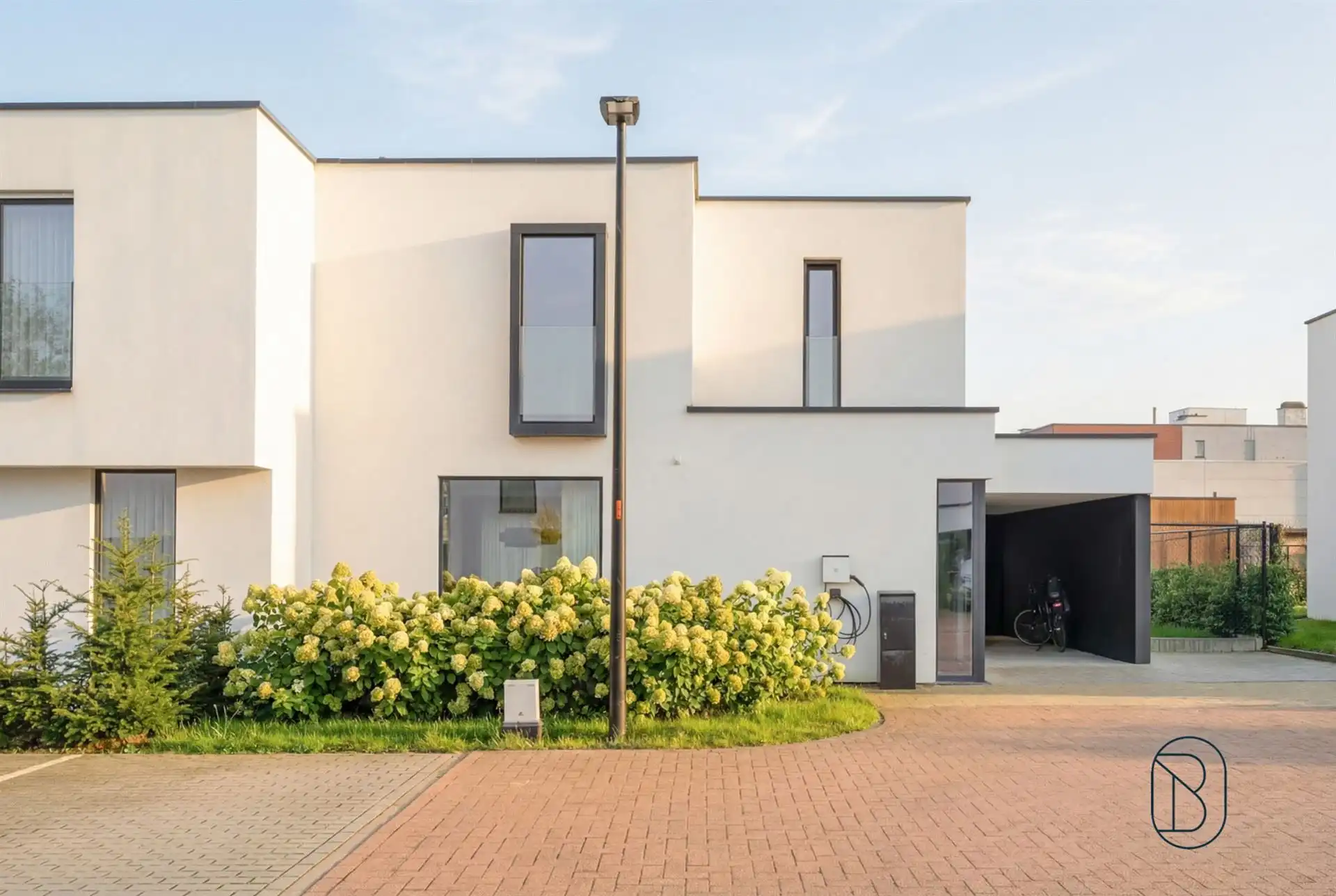 Prachtig ingerichte woning op topligging! foto 4