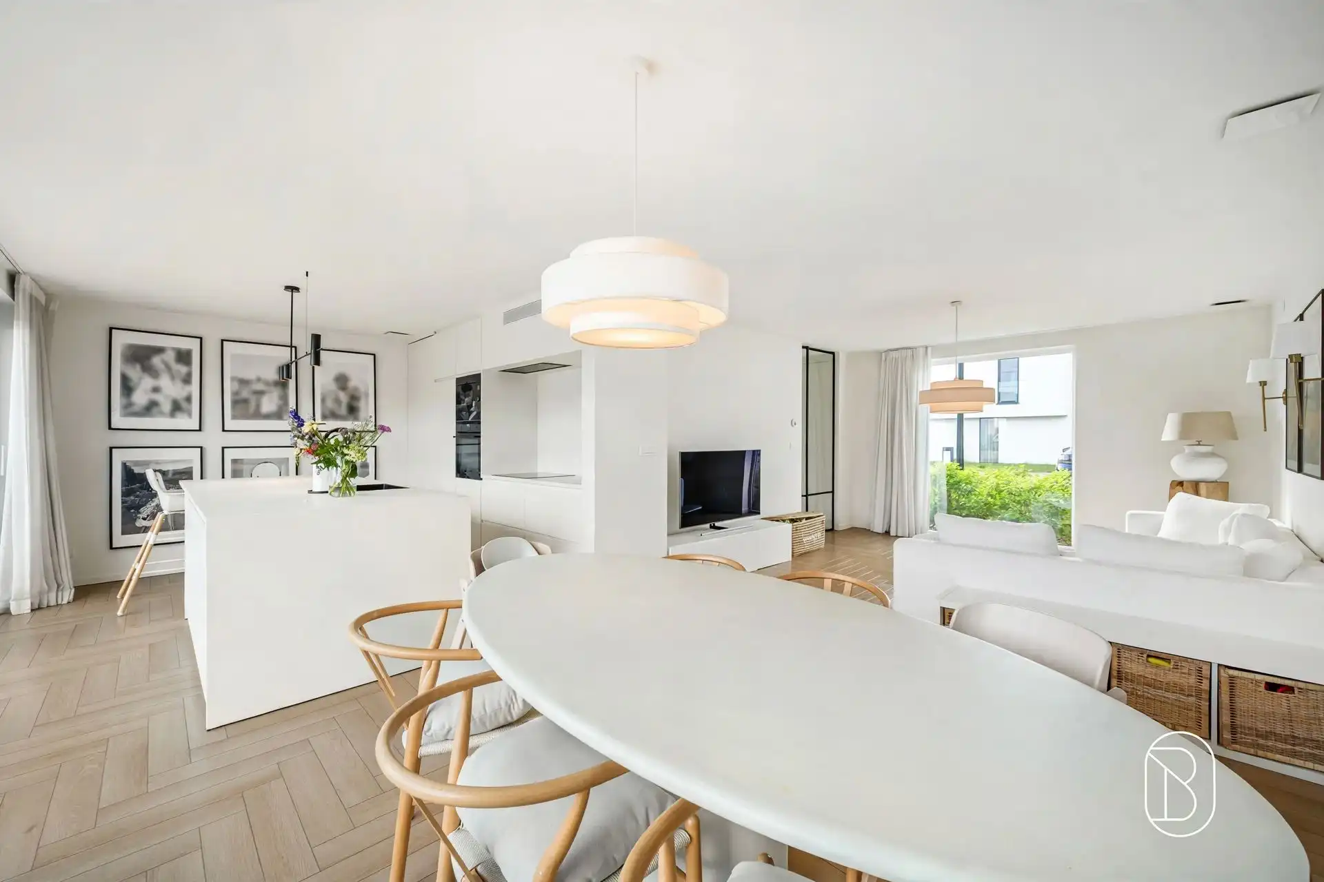 Prachtig ingerichte woning op topligging! foto 2