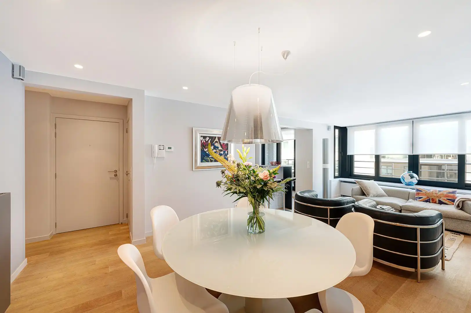 Instapklaar 2-slaapkamerappartement met terras op gegeerde locatie in Knokke. foto 26