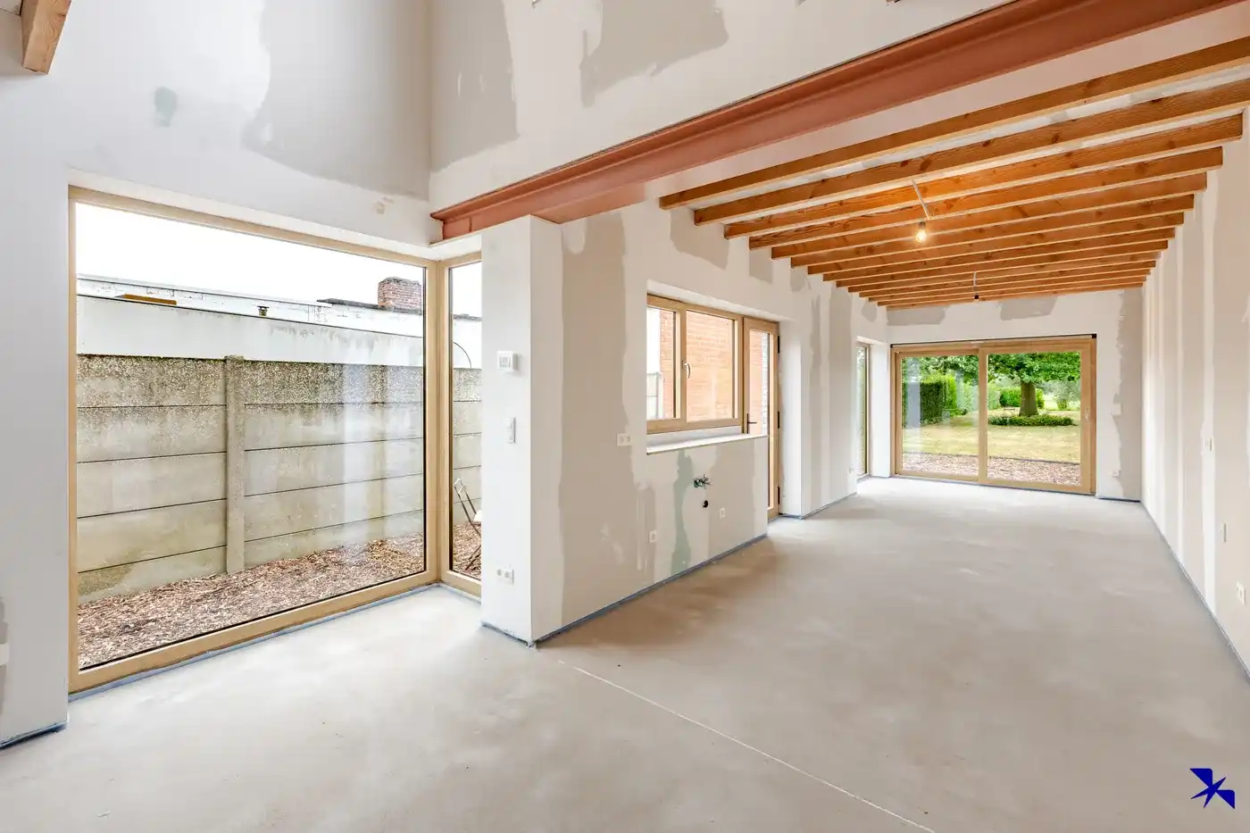 Stijlvol gerenoveerde woning op groenligging foto 16