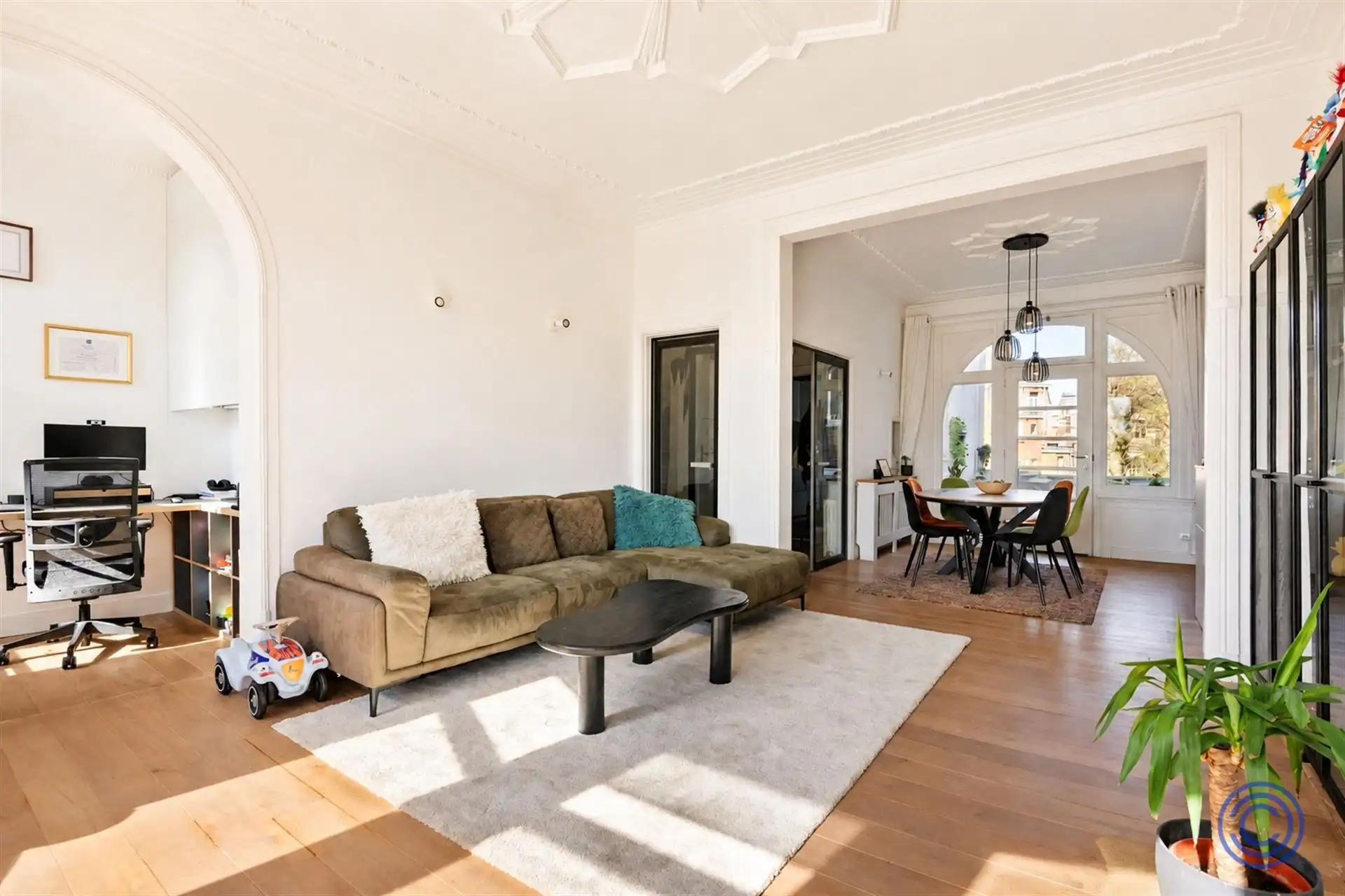 Karaktervol duplexappartement met terras in hartje Zurenborg! foto 2