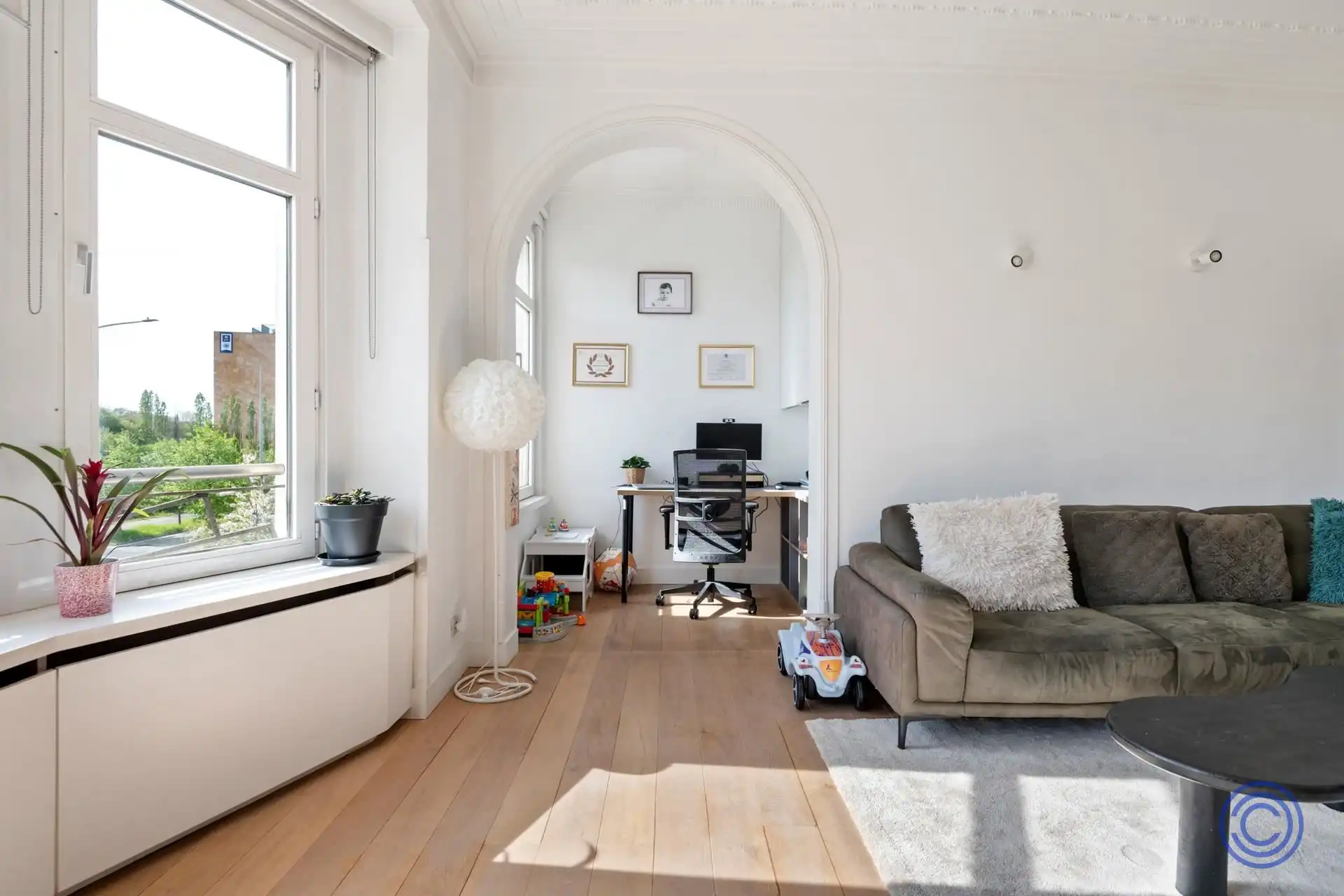 Karaktervol duplexappartement met terras in hartje Zurenborg! foto 2