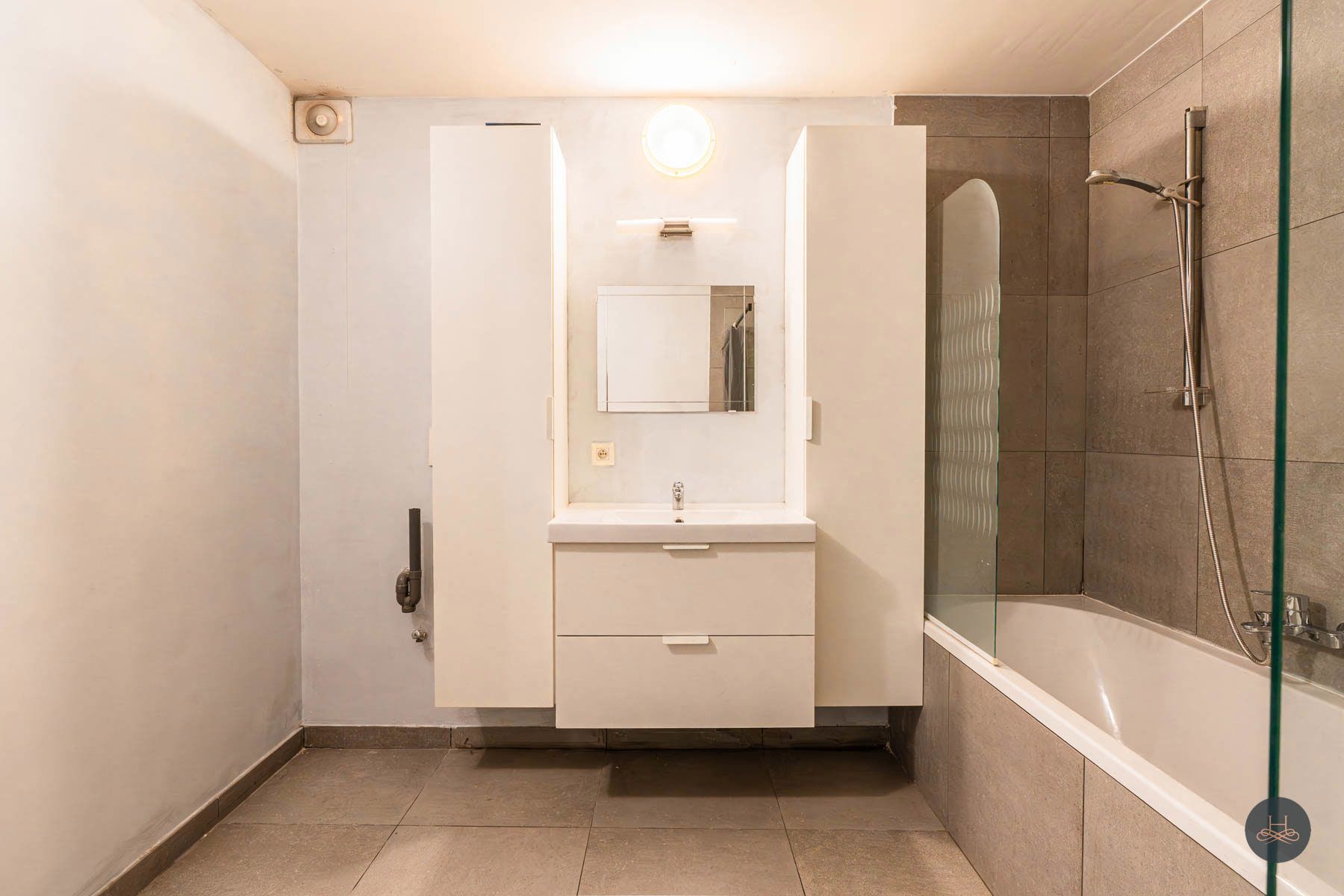 Uniek appartement met ruime tuin foto 19