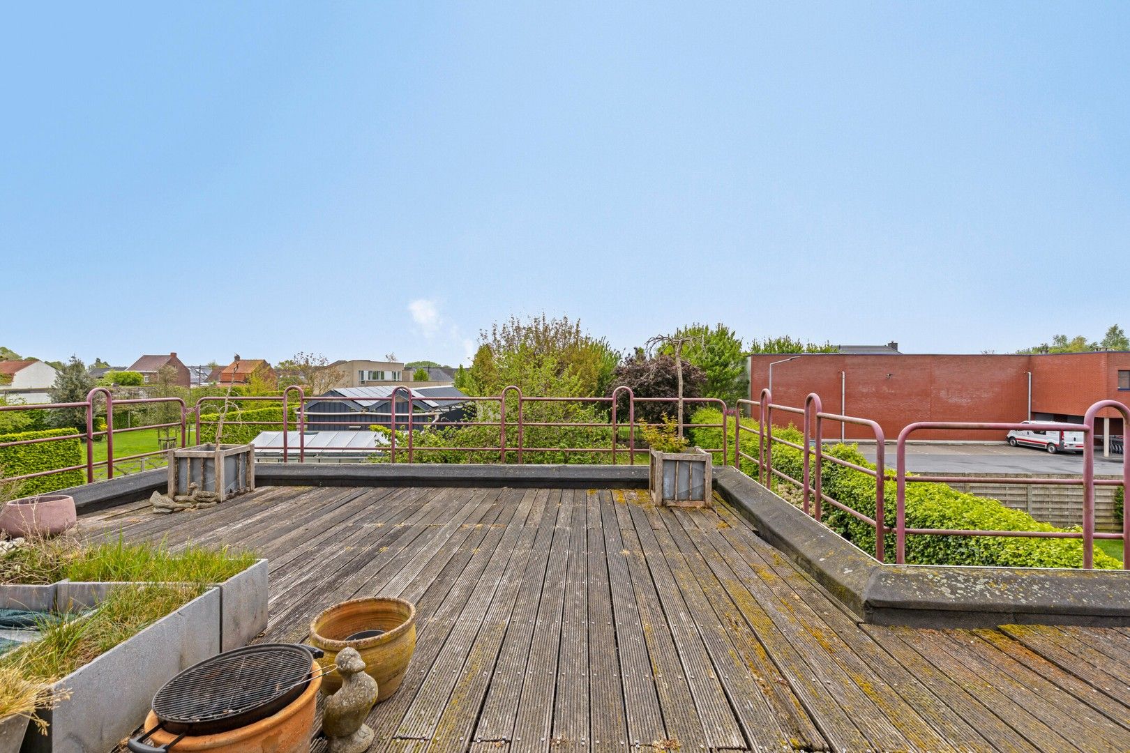 Handelspand met groot appartement foto 21