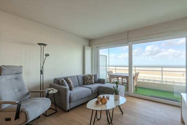 Prachtig éénslaapkamer appartement te koop op de Zeedijk te Middelkerke! foto 5